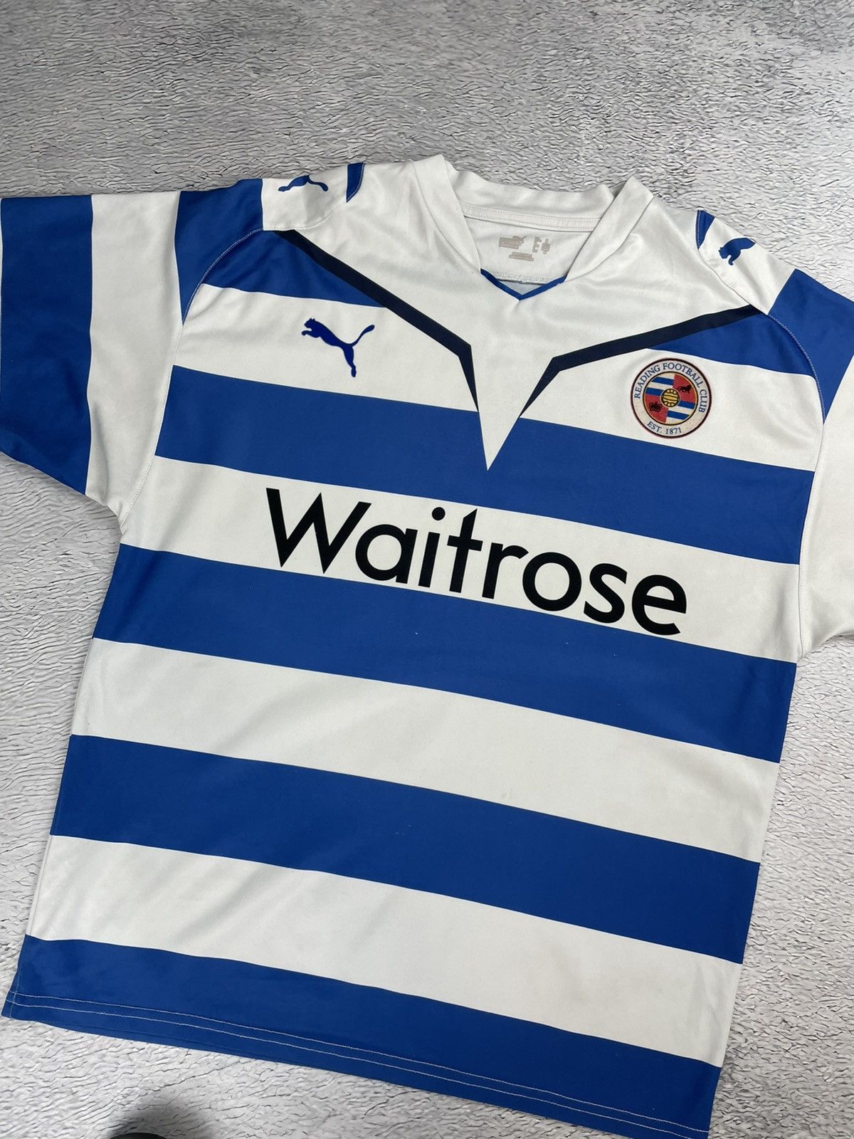 Puma × Vintage Vintage Reading 2009/10 Puma Soccer Jersey y2k blokcore Size US M / EU 48-50 / 2 - 3 Thumbnail