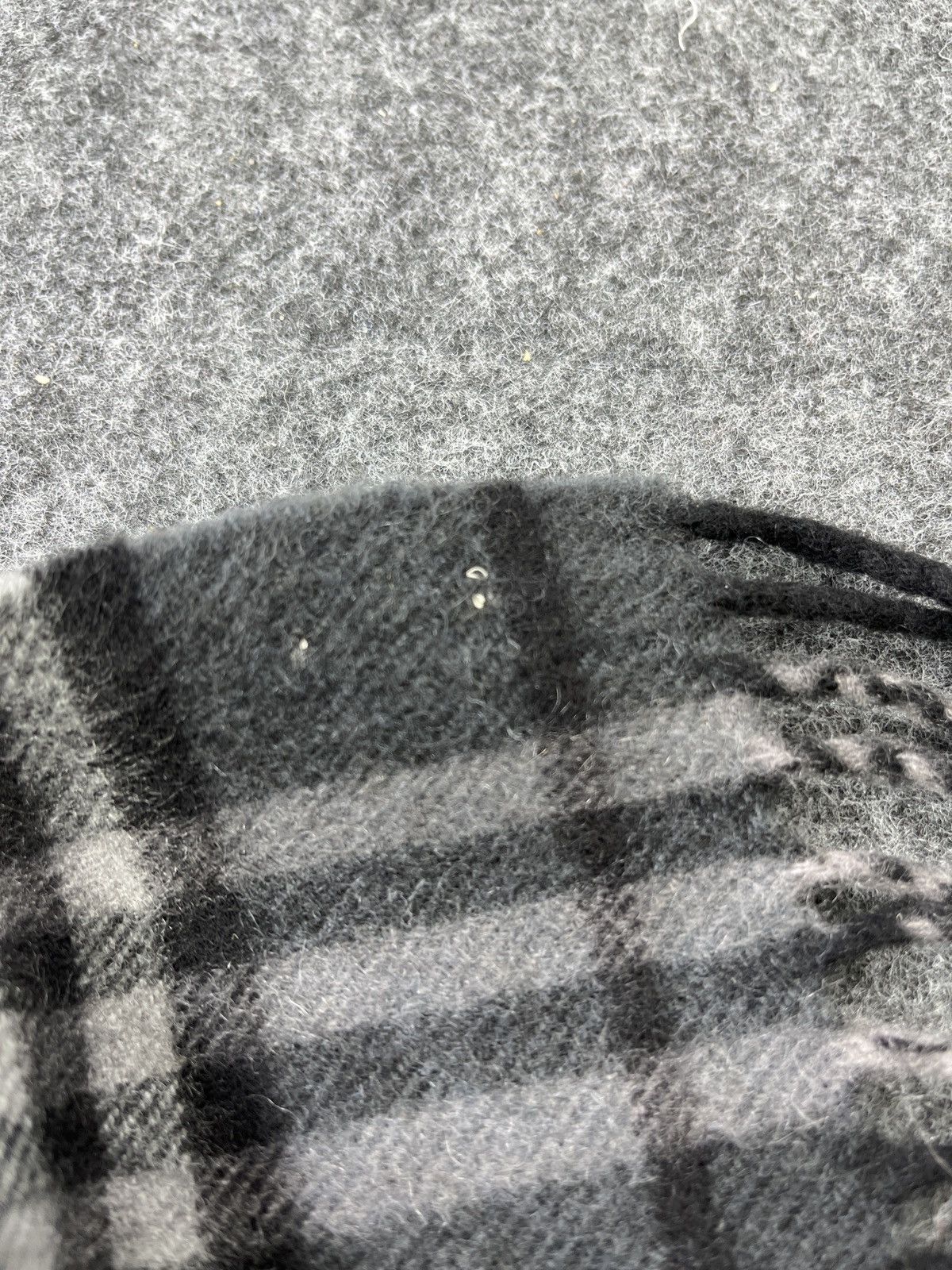 Burberry × Vintage Burberry Classic Check Cashmere Scarf T114 Size ONE SIZE - 7 Thumbnail