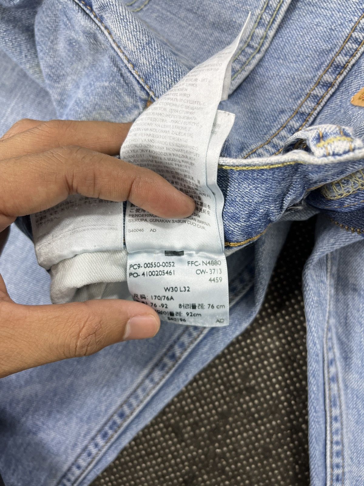 Levi's Vintage Levis 550 Light Blue Jeans - J680 Size US 30 / EU 46 - 8 Thumbnail