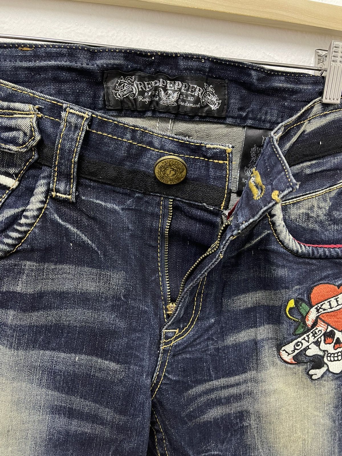 Ed Hardy × Vintage Vintage Ed Hardy X Red Pepper Big Logo Distressed Jeans Size US 34 / EU 50 - 12 Thumbnail