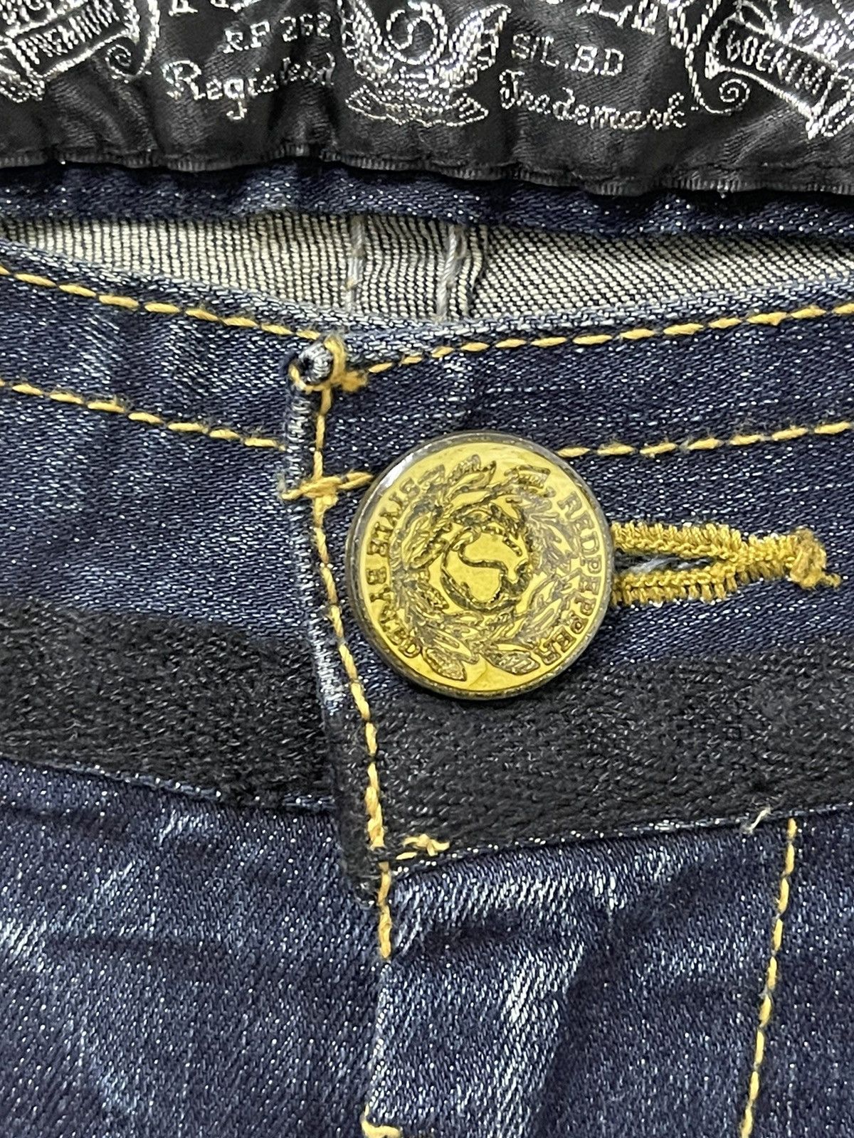 Ed Hardy × Vintage Vintage Ed Hardy X Red Pepper Big Logo Distressed Jeans Size US 34 / EU 50 - 13 Thumbnail