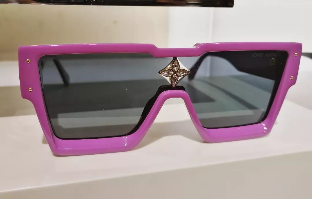 Louis Vuitton Rare Louis Vuitton Cyclone Sunglasses 2022 Size ONE SIZE - 1 Thumbnail