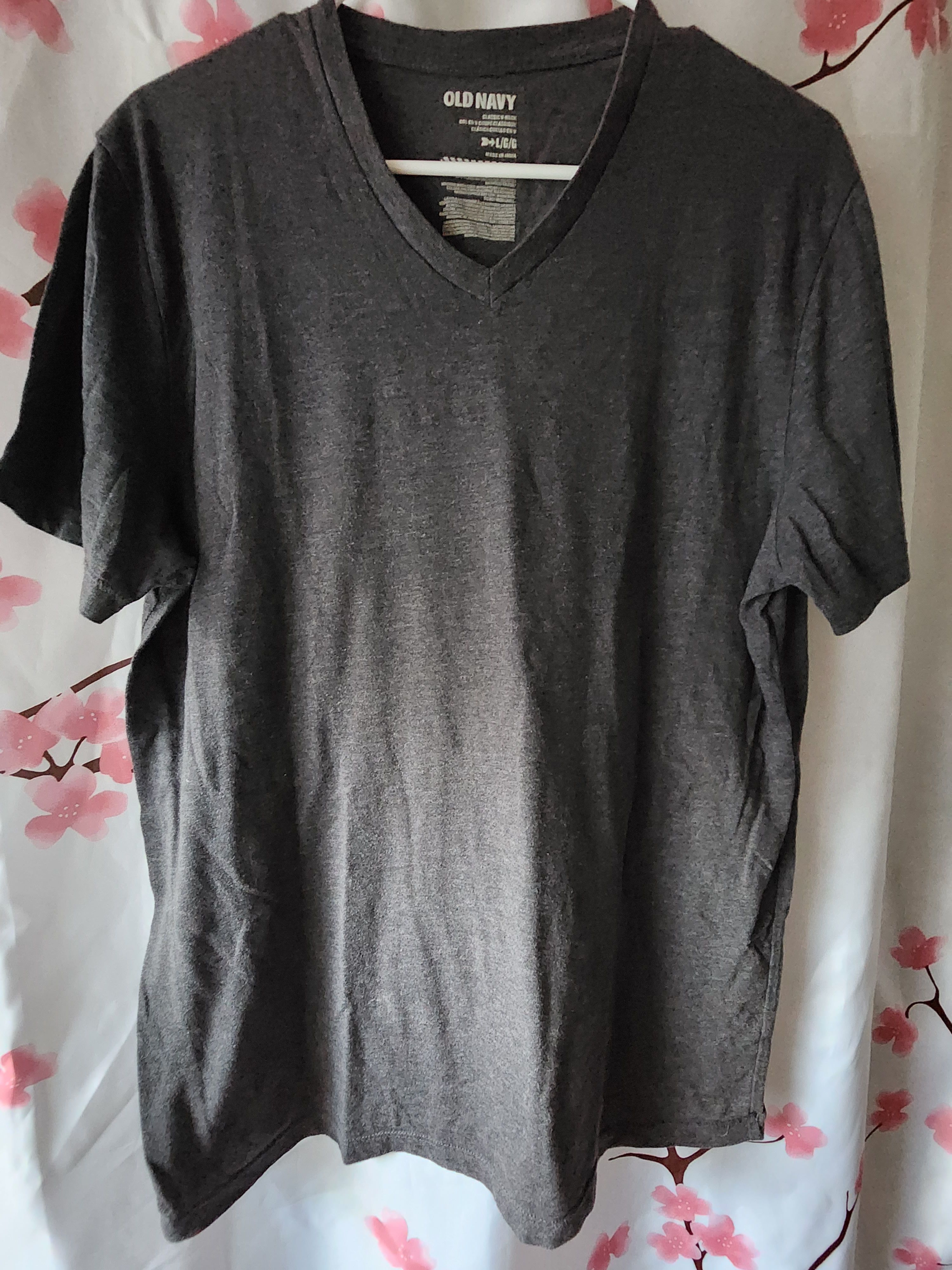 Old Navy Old Navy Gray Classic Vneck Short Sleeve Shirt Size Large Size US L / EU 52-54 / 3 - 1 Thumbnail