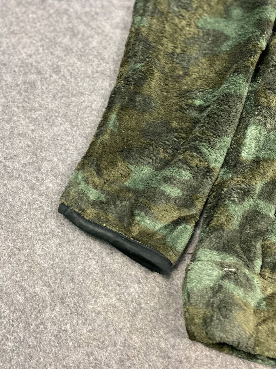 Japanese Brand japanese brands camo fleece jacket nice design Size US XL / EU 56 / 4 - 7 Thumbnail