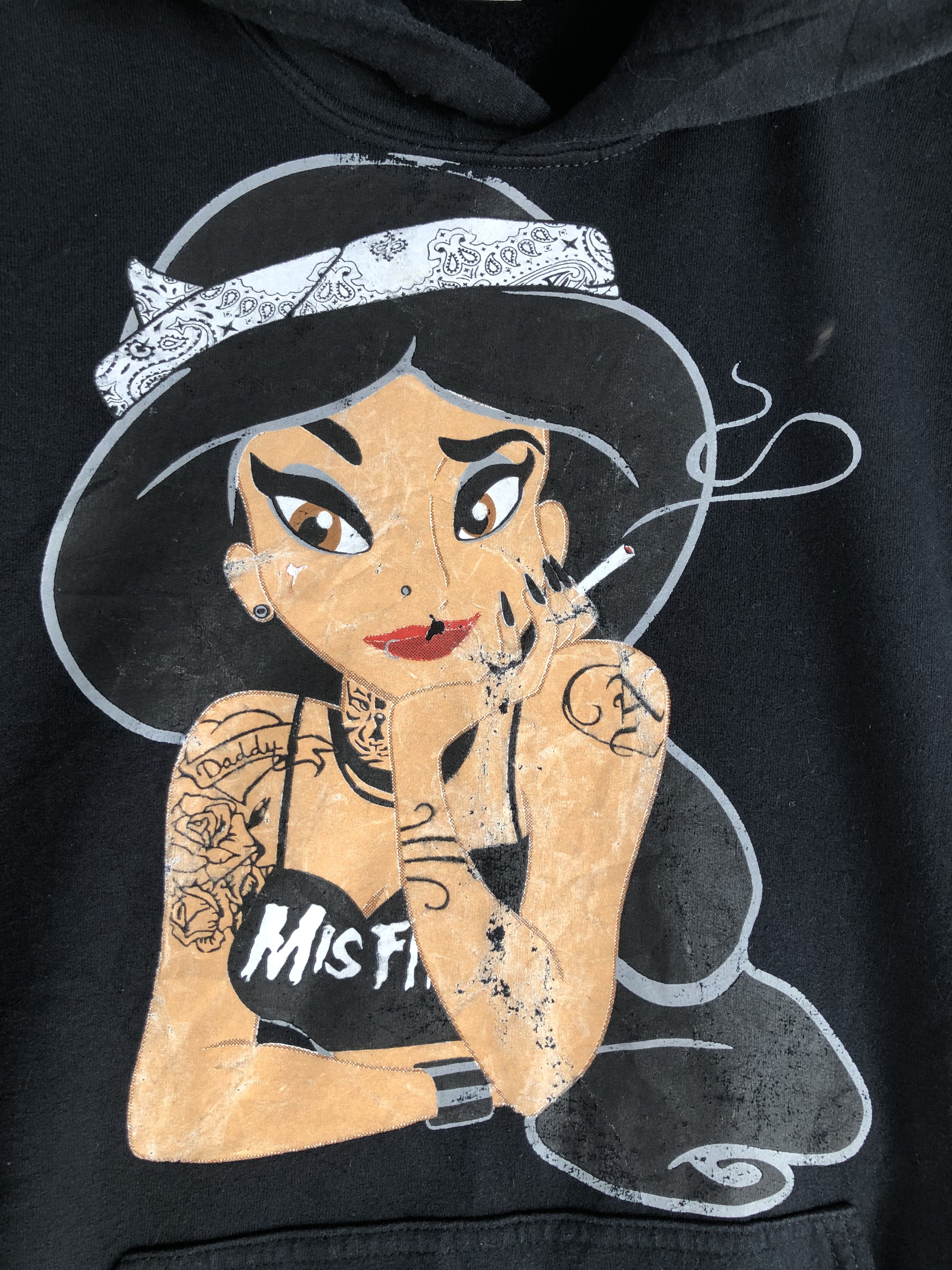 Disney × Gildan ALADDIN’S JASMINE WILD ACT SMOKING BAGGY HOODIE Size US L / EU 52-54 / 3 - 4 Thumbnail