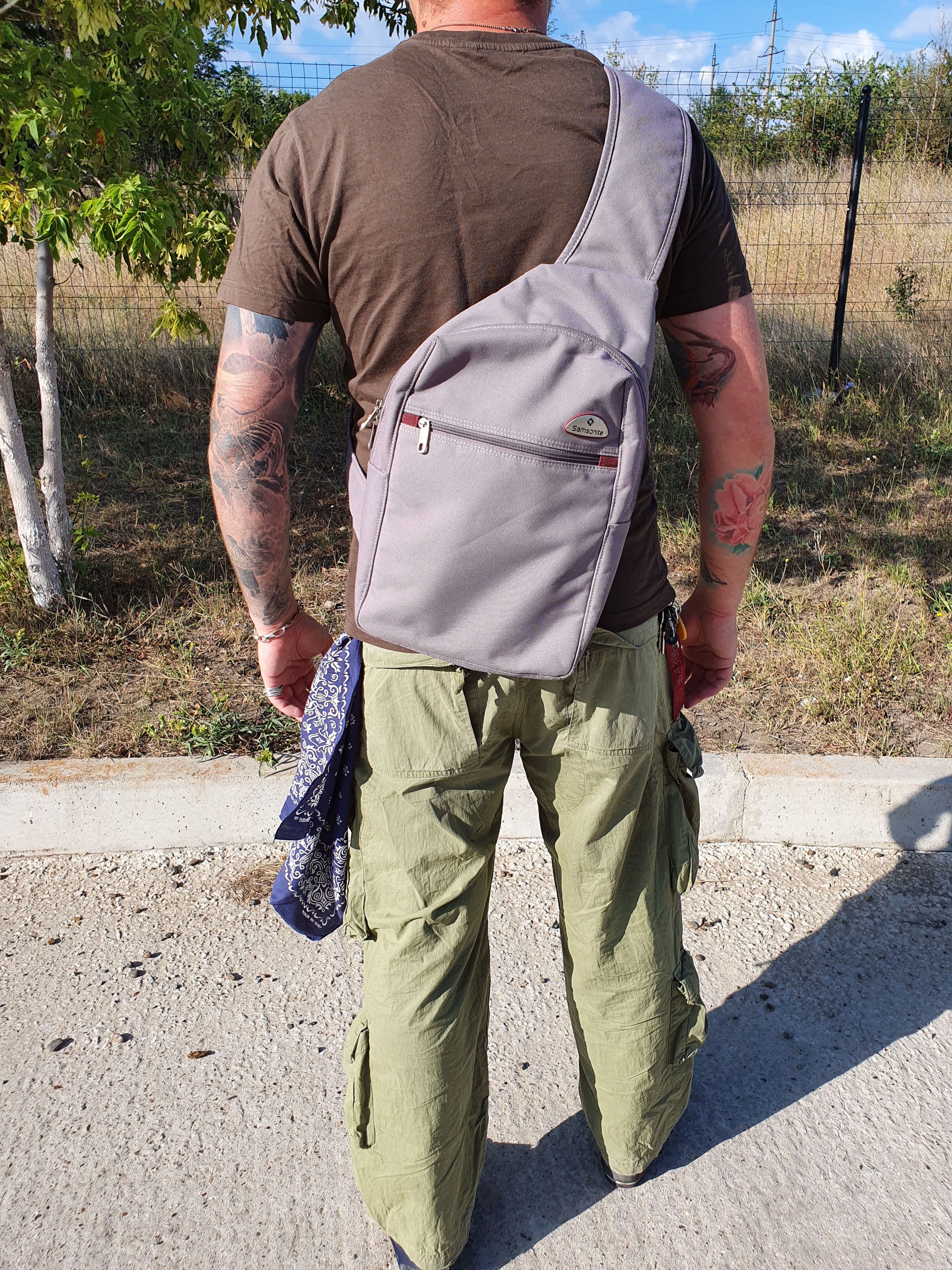 Samsonite Rare Samsonite Sling Backpack Oakley Style Size ONE SIZE - 3 Thumbnail