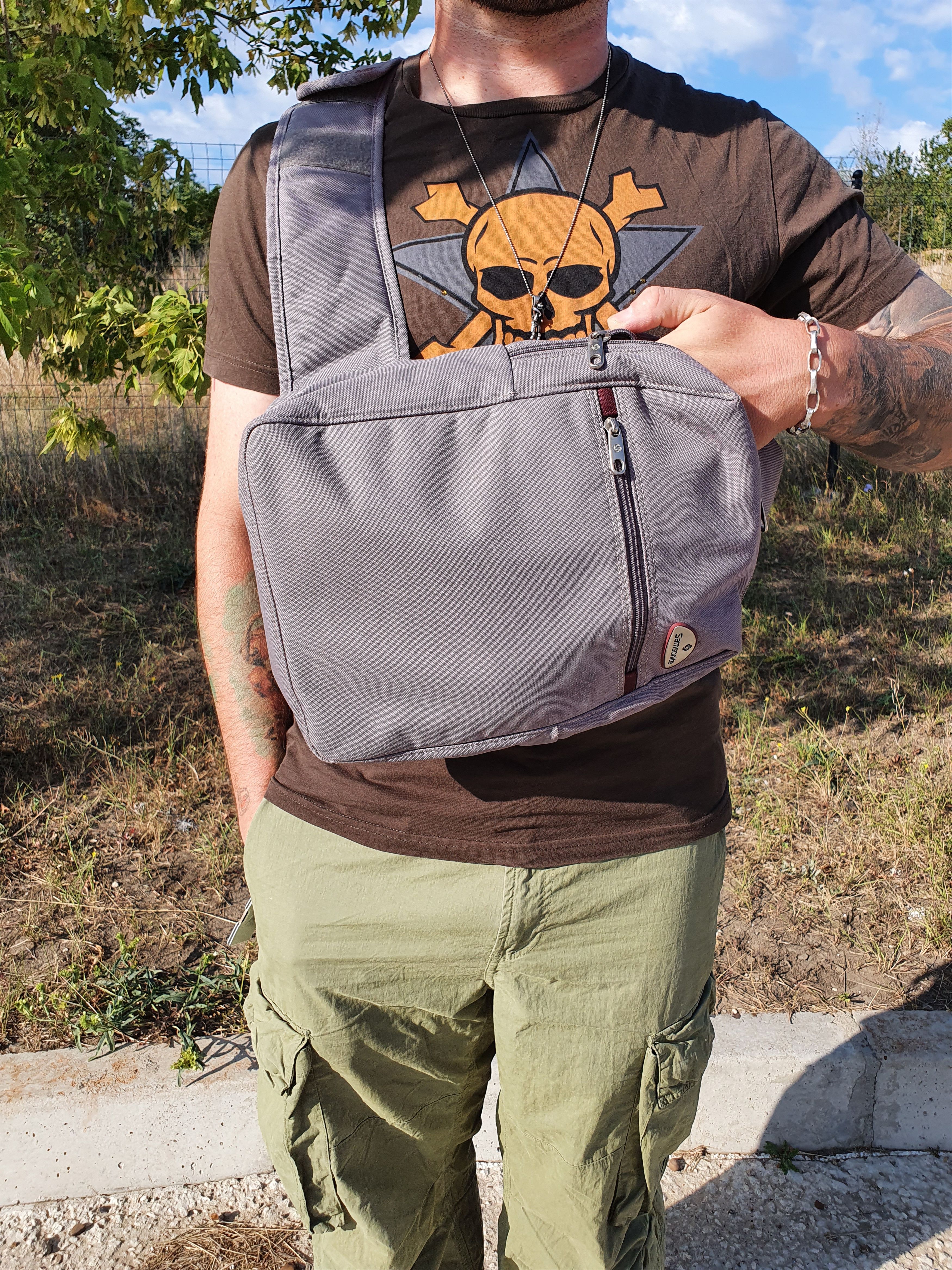 Samsonite Rare Samsonite Sling Backpack Oakley Style Size ONE SIZE - 5 Thumbnail