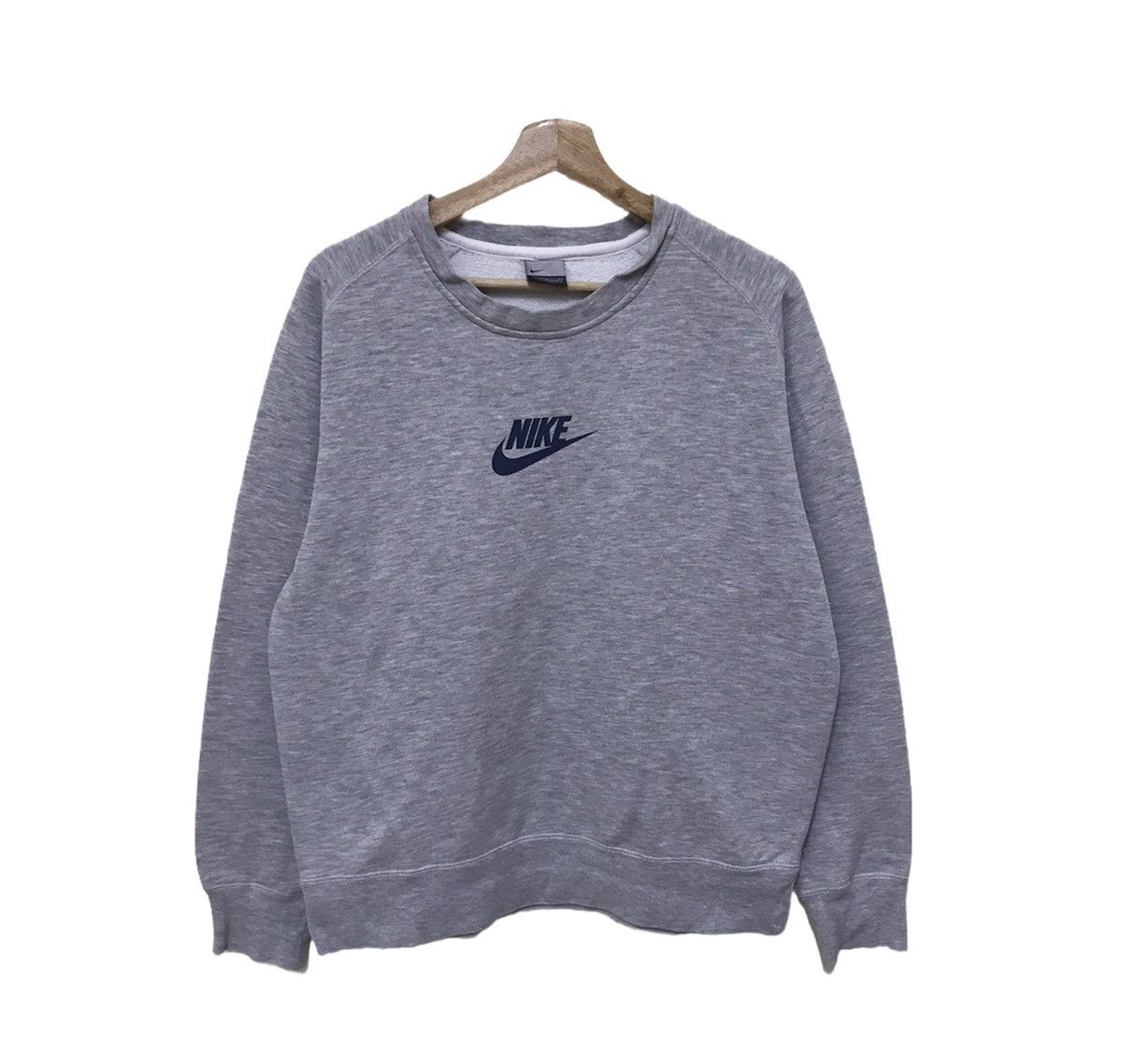 Nike Nike Centre Swoosh Big Logo Crewneck Pullover Size US L / EU 52-54 / 3 - 1 Thumbnail
