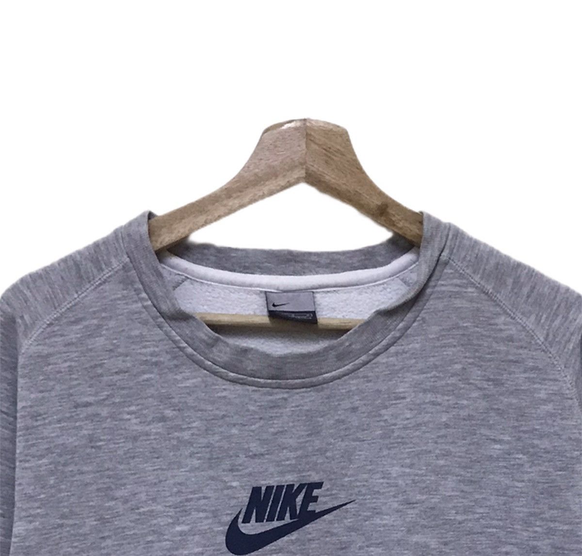 Nike Nike Centre Swoosh Big Logo Crewneck Pullover Size US L / EU 52-54 / 3 - 3 Thumbnail