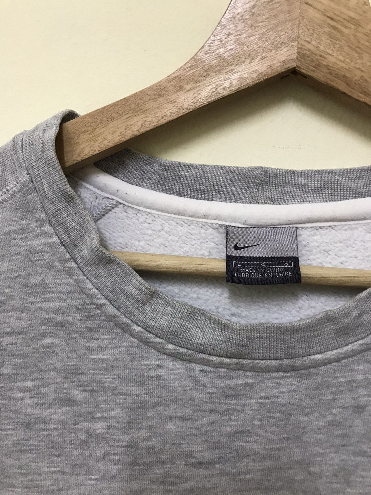 Nike Nike Centre Swoosh Big Logo Crewneck Pullover Size US L / EU 52-54 / 3 - 7 Thumbnail