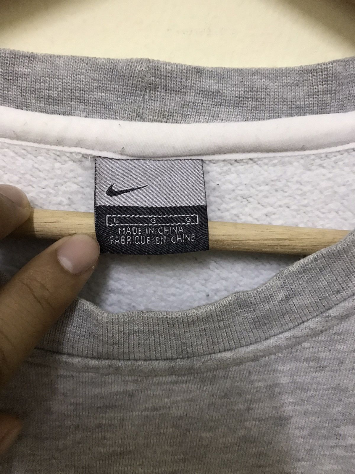 Nike Nike Centre Swoosh Big Logo Crewneck Pullover Size US L / EU 52-54 / 3 - 5 Thumbnail