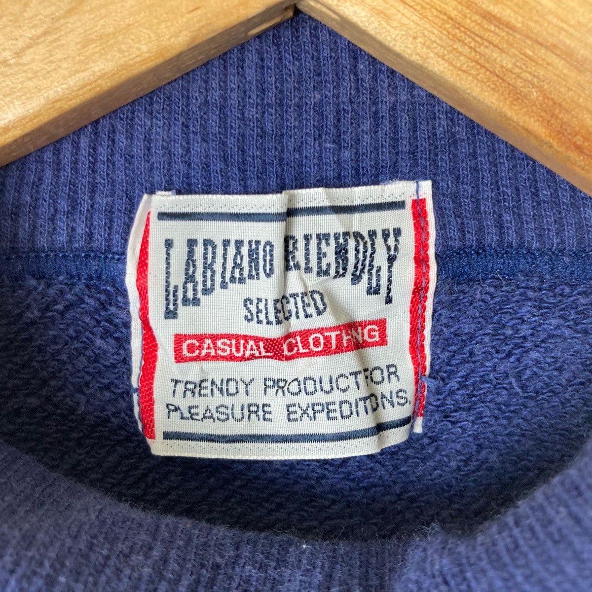 Vintage Vintage AVAN GARDE Sweatshirt Casual Jumper Pullover Size US M / EU 48-50 / 2 - 3 Thumbnail