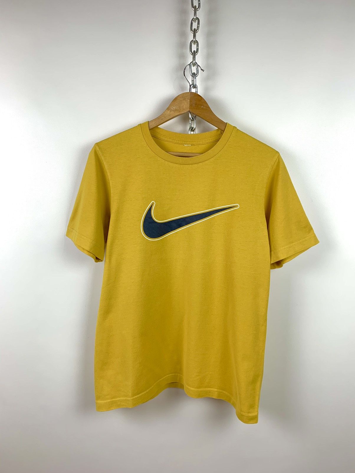 Nike × Vintage Vintage Nike Big Swoosh Yellow T-Shirt Size US S / EU 44-46 / 1 - 1 Thumbnail
