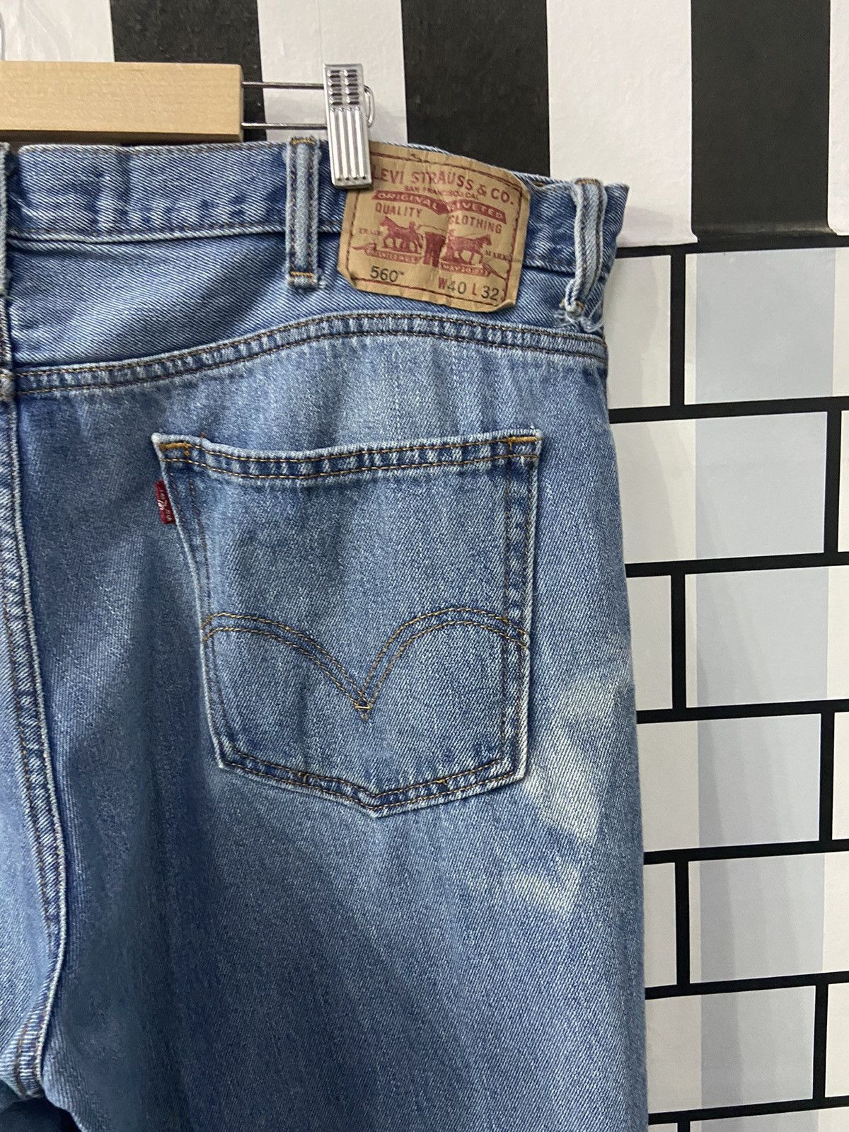 Levi's × Vintage Vintage Levi’s 560 Comfort Fit Blue Wash Denim Pants Size US 40 / EU 56 - 13 Thumbnail
