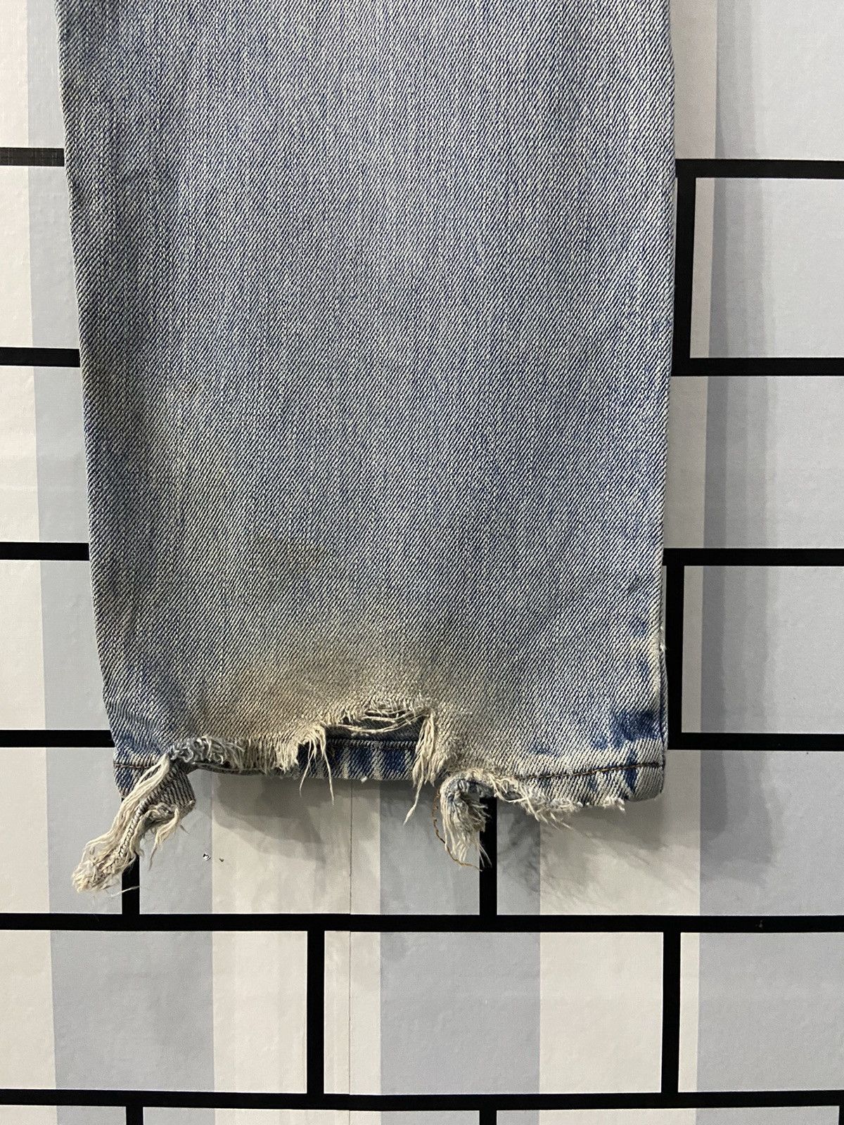 Levi's × Vintage Vintage Levi’s 505 Distressed Regular Fit Denim Pants Size US 34 / EU 50 - 11 Thumbnail
