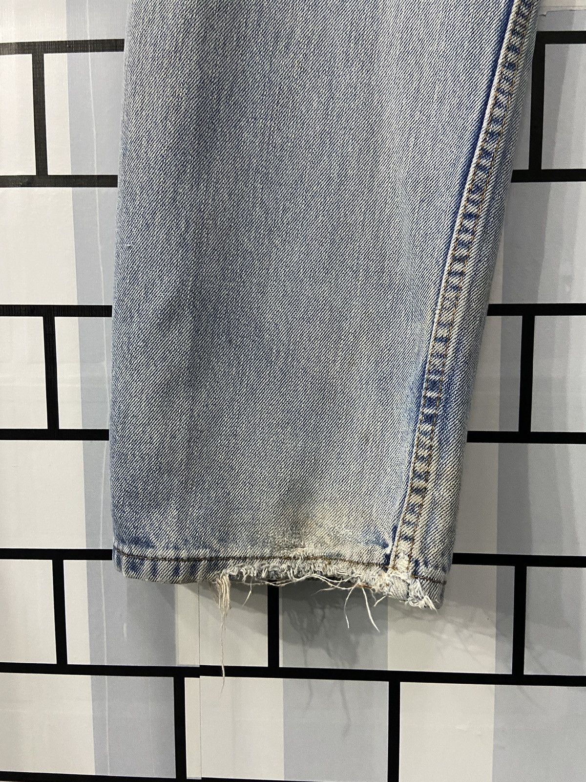 Levi's × Vintage Vintage Levi’s 505 Distressed Regular Fit Denim Pants Size US 34 / EU 50 - 10 Thumbnail