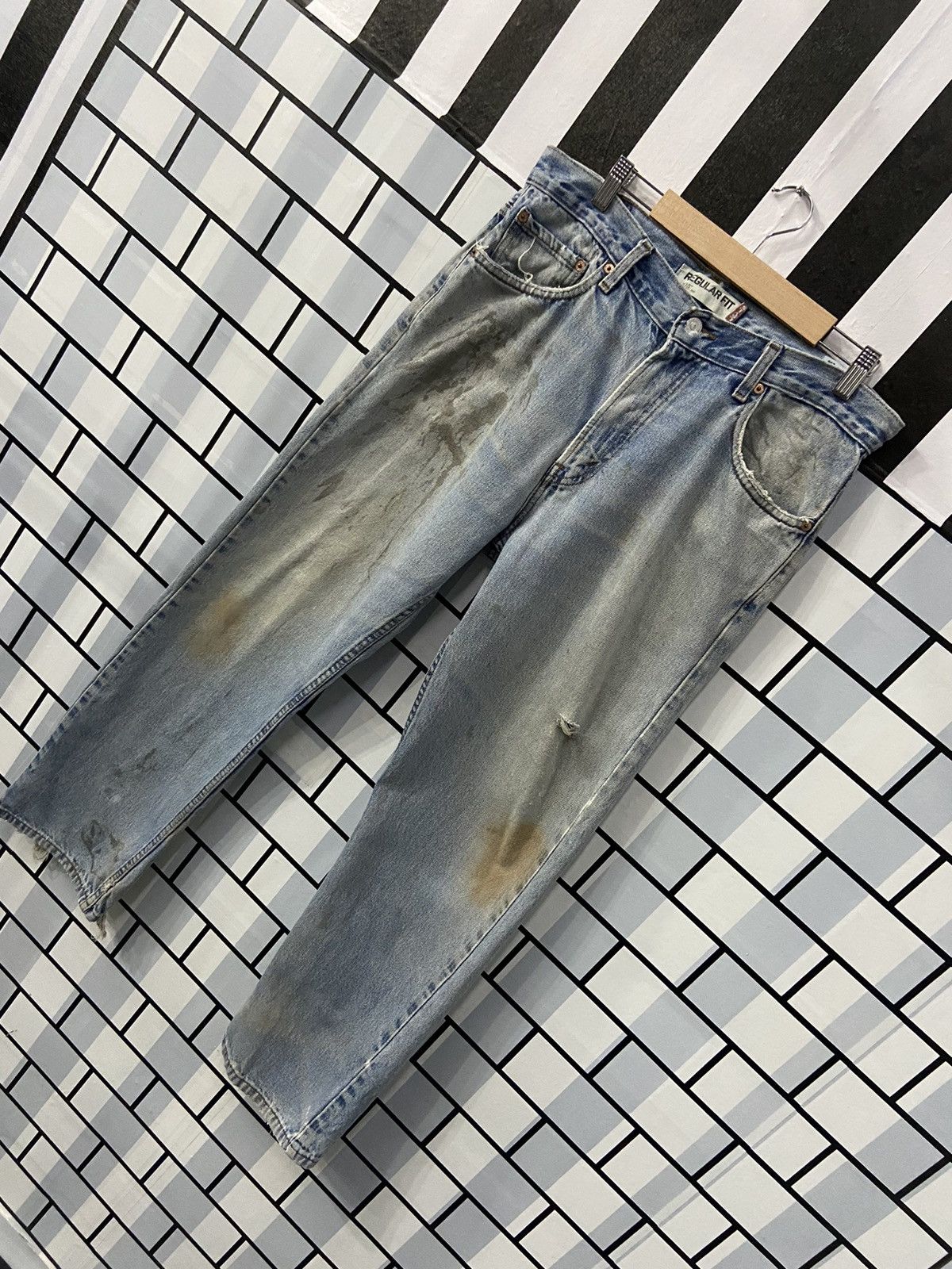 Levi's × Vintage Vintage Levi’s 505 Distressed Regular Fit Denim Pants Size US 34 / EU 50 - 3 Thumbnail