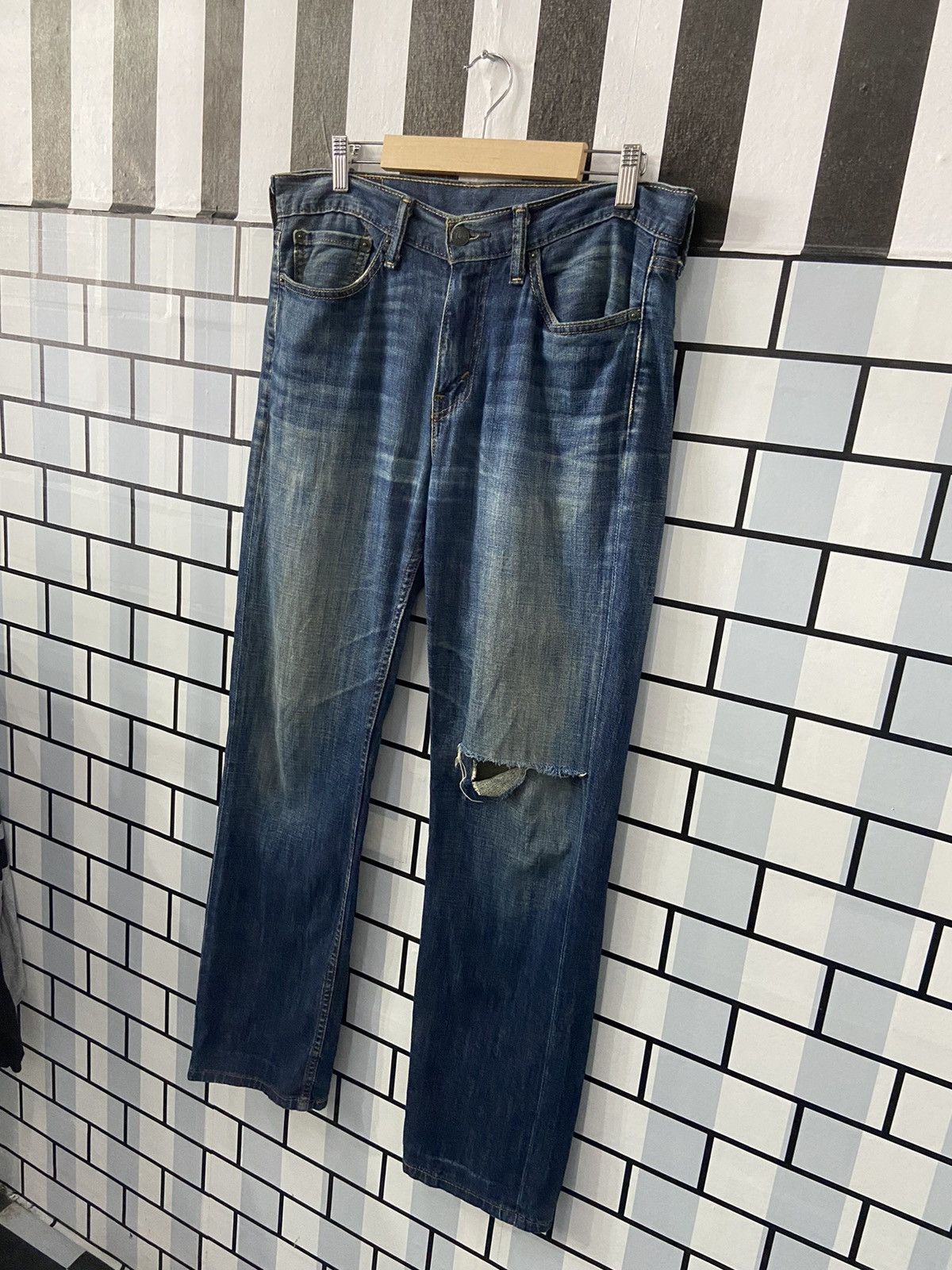 Levi's × Vintage Vintage Levi’s 514 Distressed Faded Blue Denim Pants Size US 32 / EU 48 - 3 Thumbnail