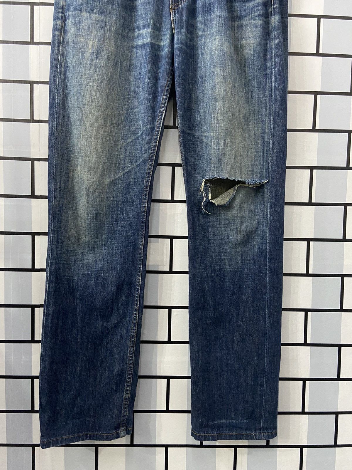 Levi's × Vintage Vintage Levi’s 514 Distressed Faded Blue Denim Pants Size US 32 / EU 48 - 5 Thumbnail