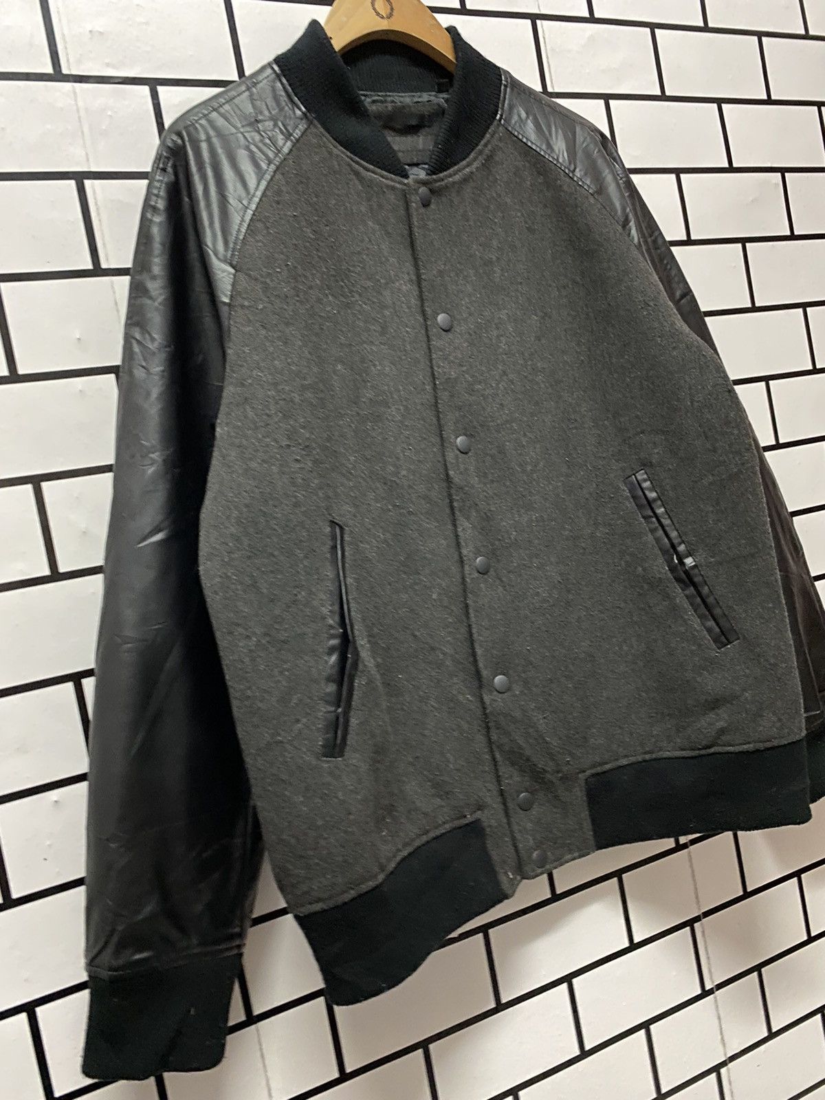 Japanese Brand × Uniqlo Vintage Uniqlo Varsity Jacket Faux Leather Varsity Jacket Size US L / EU 52-54 / 3 - 4 Thumbnail
