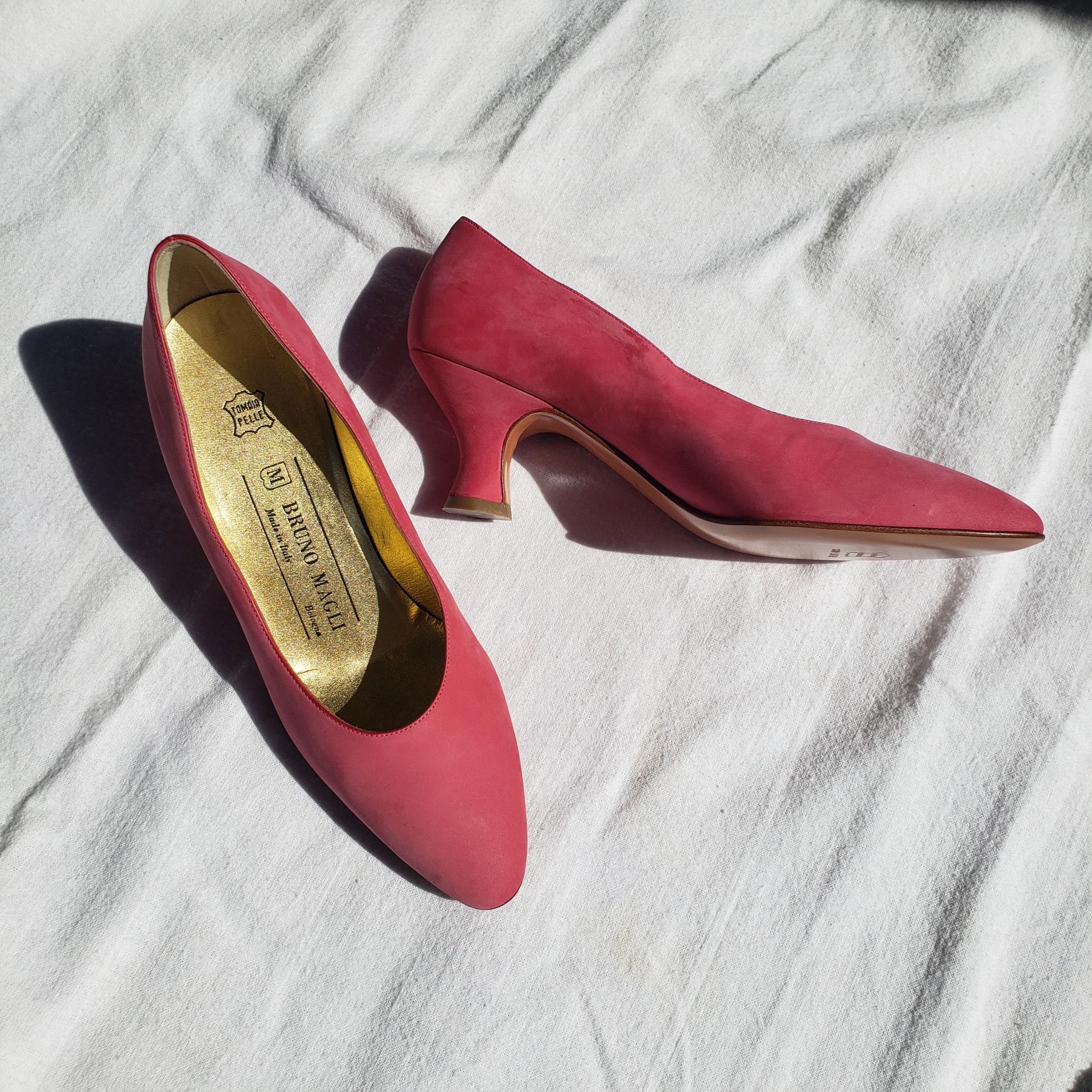 Bruno Magli NEW! Bruno Magli Pink Suede Heels Pumps 6B Size US 6 / IT 36 - 9 Thumbnail