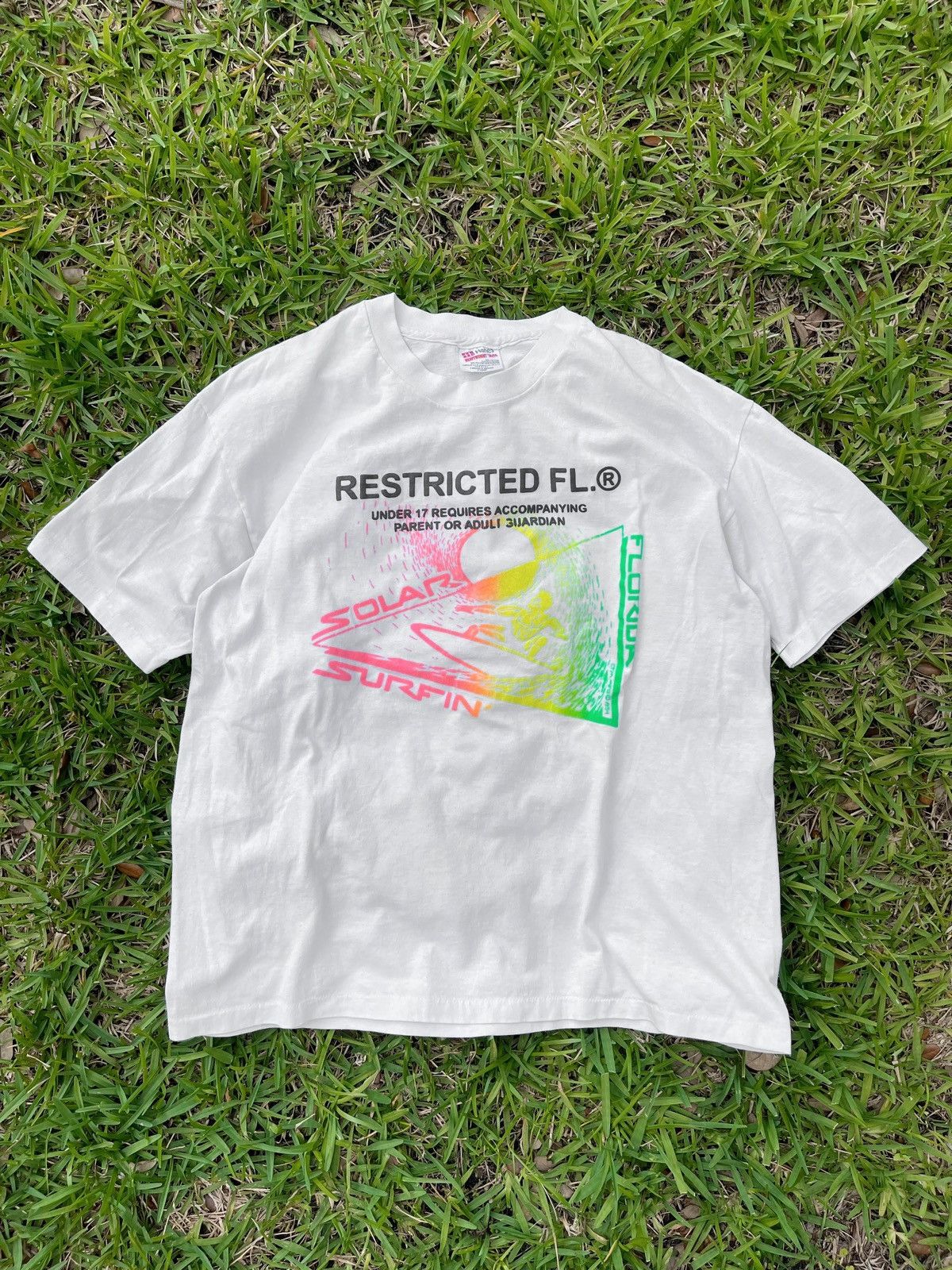 Vintage Vintage 90s Surf Florida Shirt Skate Restricted FL Size US XL / EU 56 / 4 - 1 Thumbnail