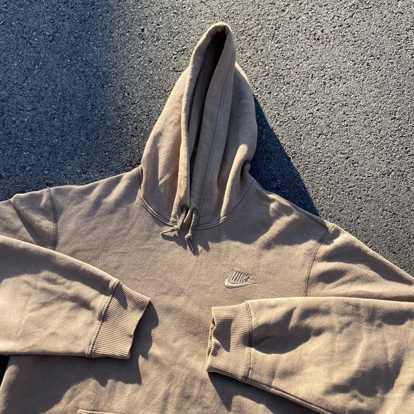 Tan vintage best sale nike hoodie