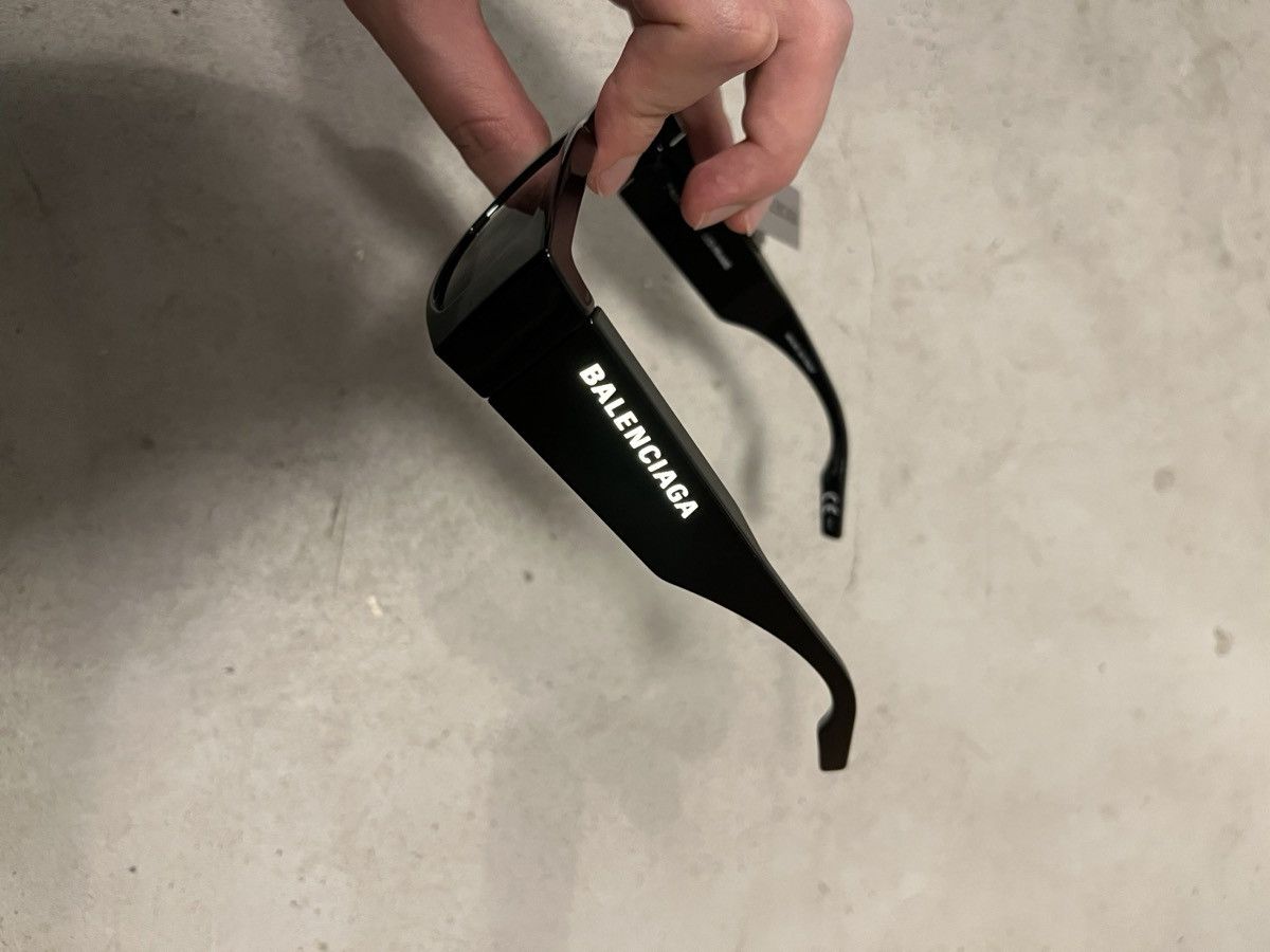 Balenciaga *RARE* BALENCIAGA LED Sunglasses Size ONE SIZE - 13 Thumbnail