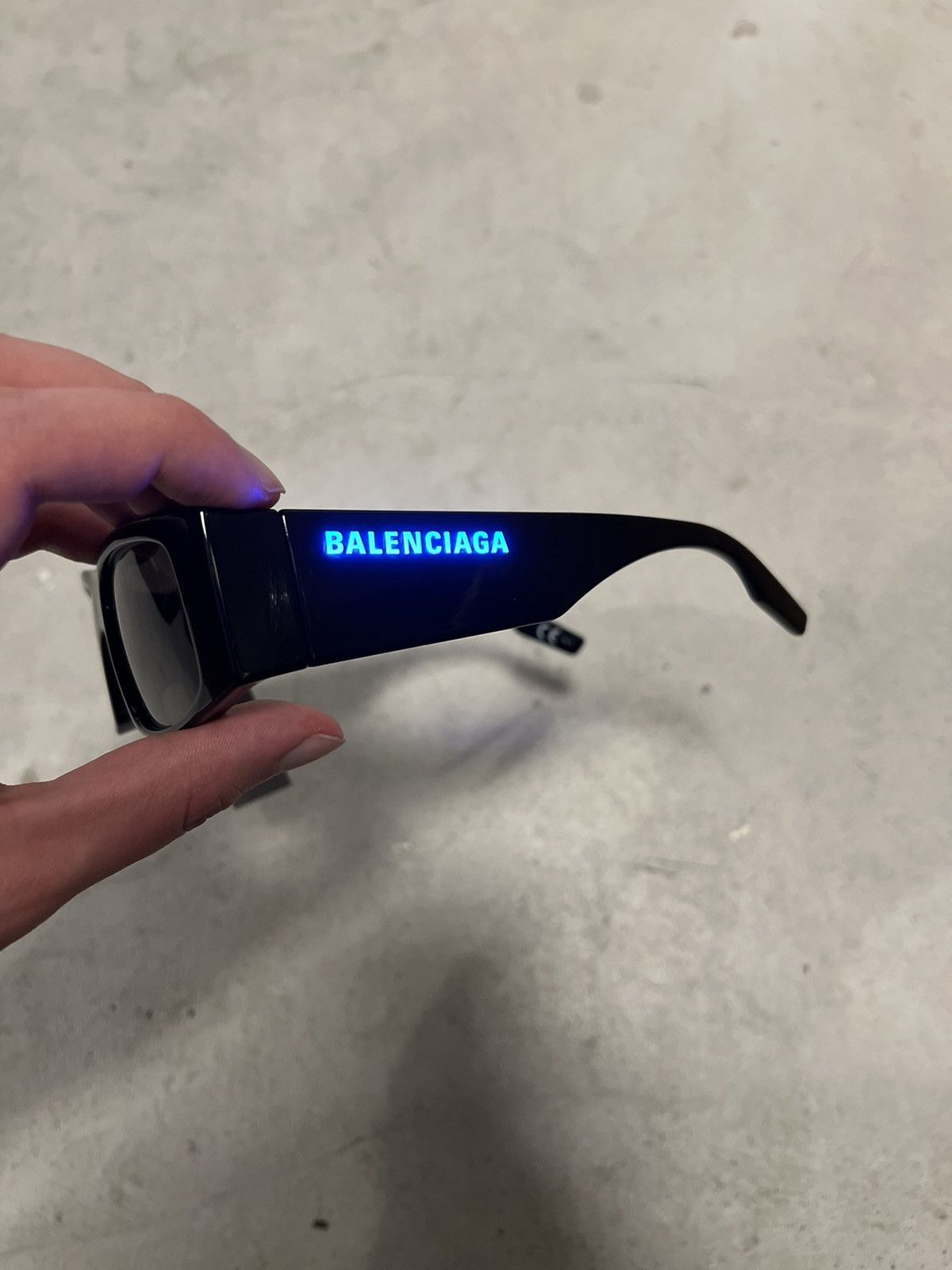 Balenciaga *RARE* BALENCIAGA LED Sunglasses Size ONE SIZE - 7 Thumbnail