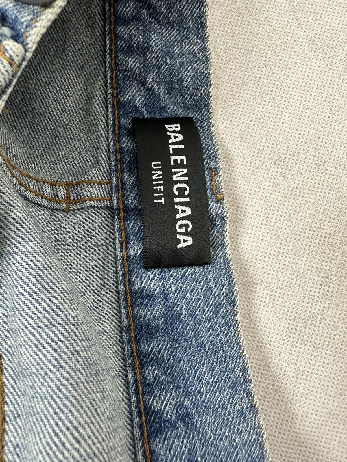 Balenciaga Balenciaga SS22 oversized distressed denim Size US 33 - 10 Thumbnail