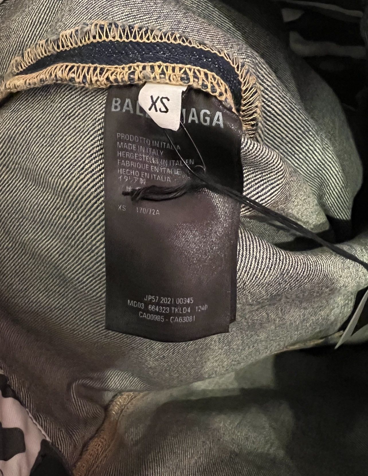 Balenciaga Balenciaga Fall 2021 Trompe-L'Oeil Camo Shorts Size US 30 / EU 46 - 13 Thumbnail