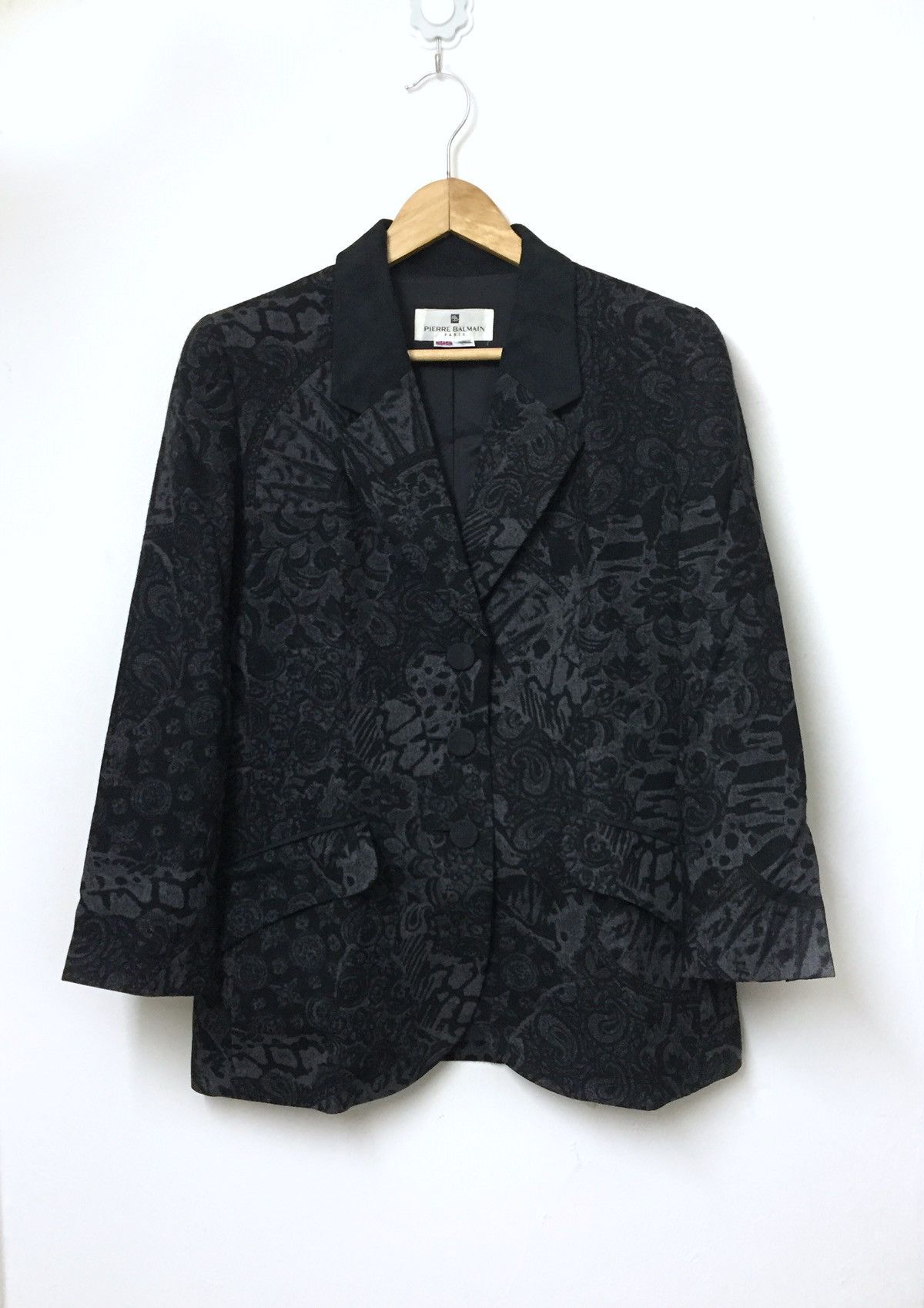 Pierre Balmain Rare 🔥Pierre Balmain Fullprint Made In England Size 48R - 1 Thumbnail