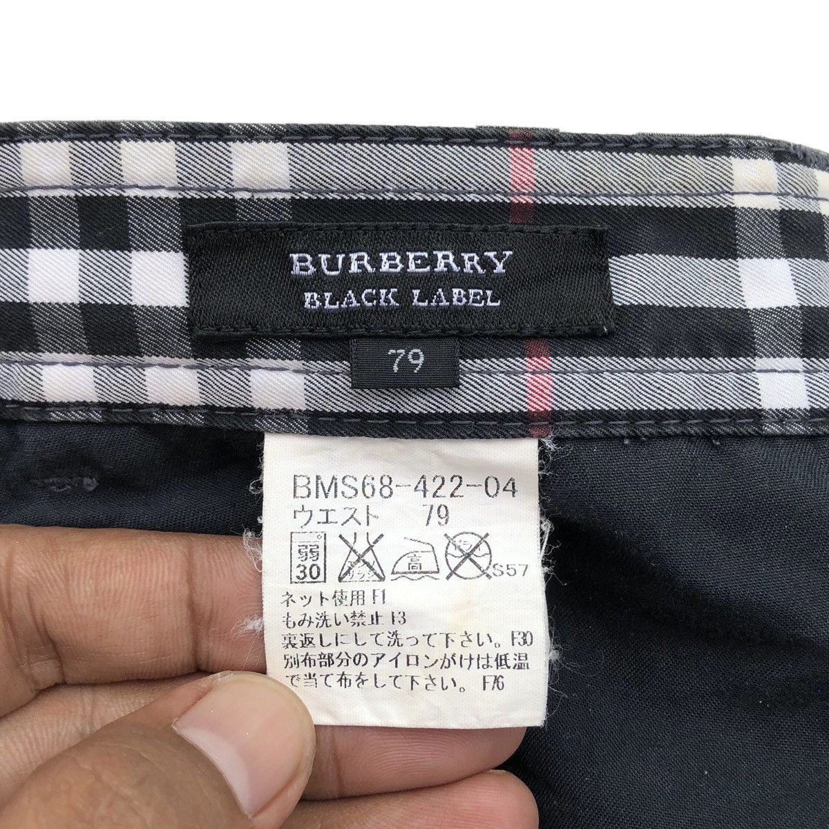 Burberry Burberry Black Label Distressed Camouflage Cargo Short Pants Size US 32 / EU 48 - 12 Thumbnail