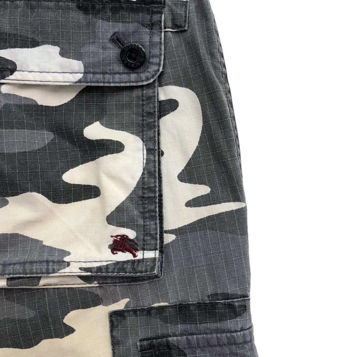 Burberry Burberry Black Label Distressed Camouflage Cargo Short Pants Size US 32 / EU 48 - 8 Thumbnail