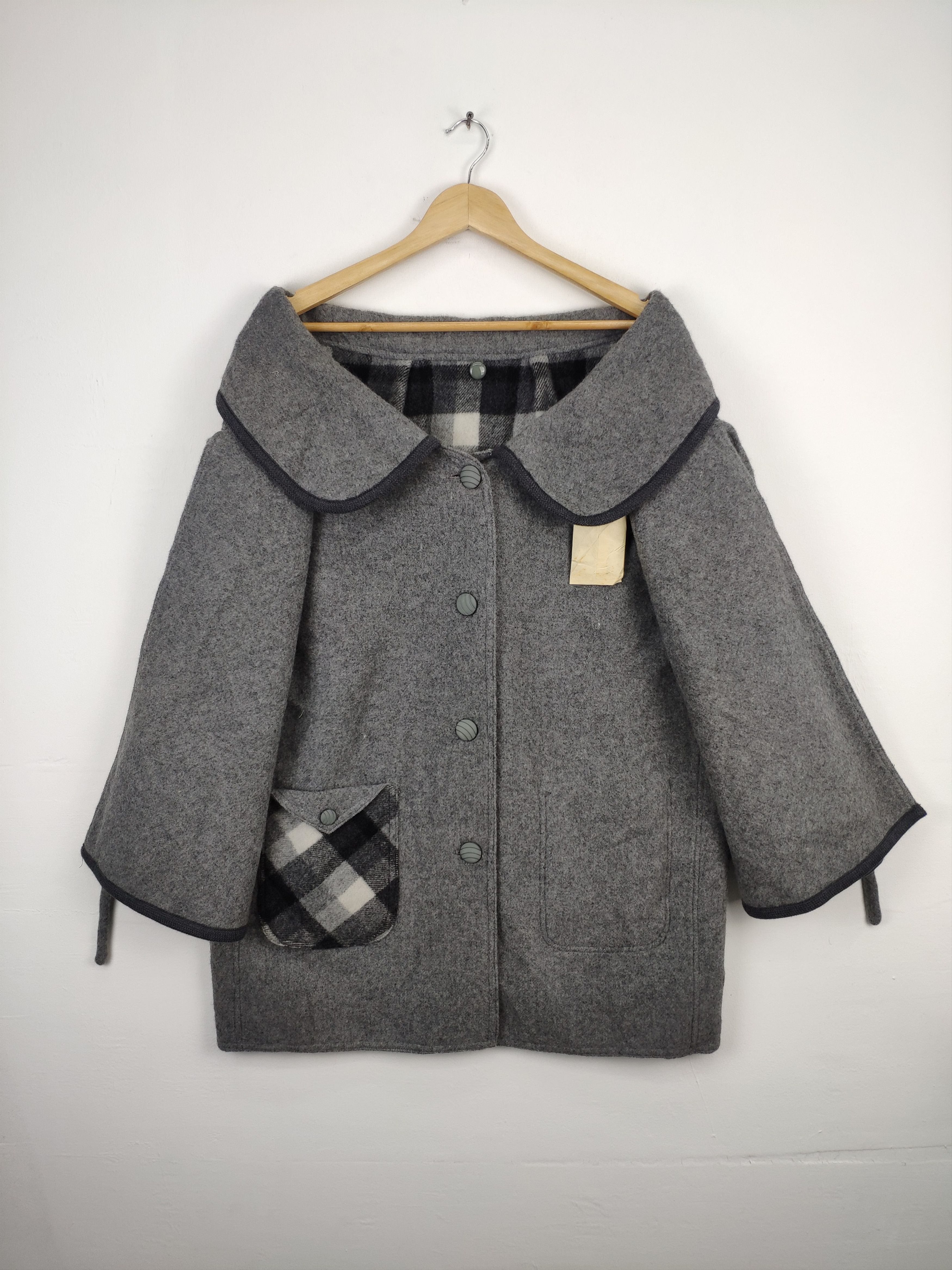Japanese Brand Rare Design Wool Cardigan Reversible Poncho Style Size L / US 10 / IT 46 - 2 Thumbnail