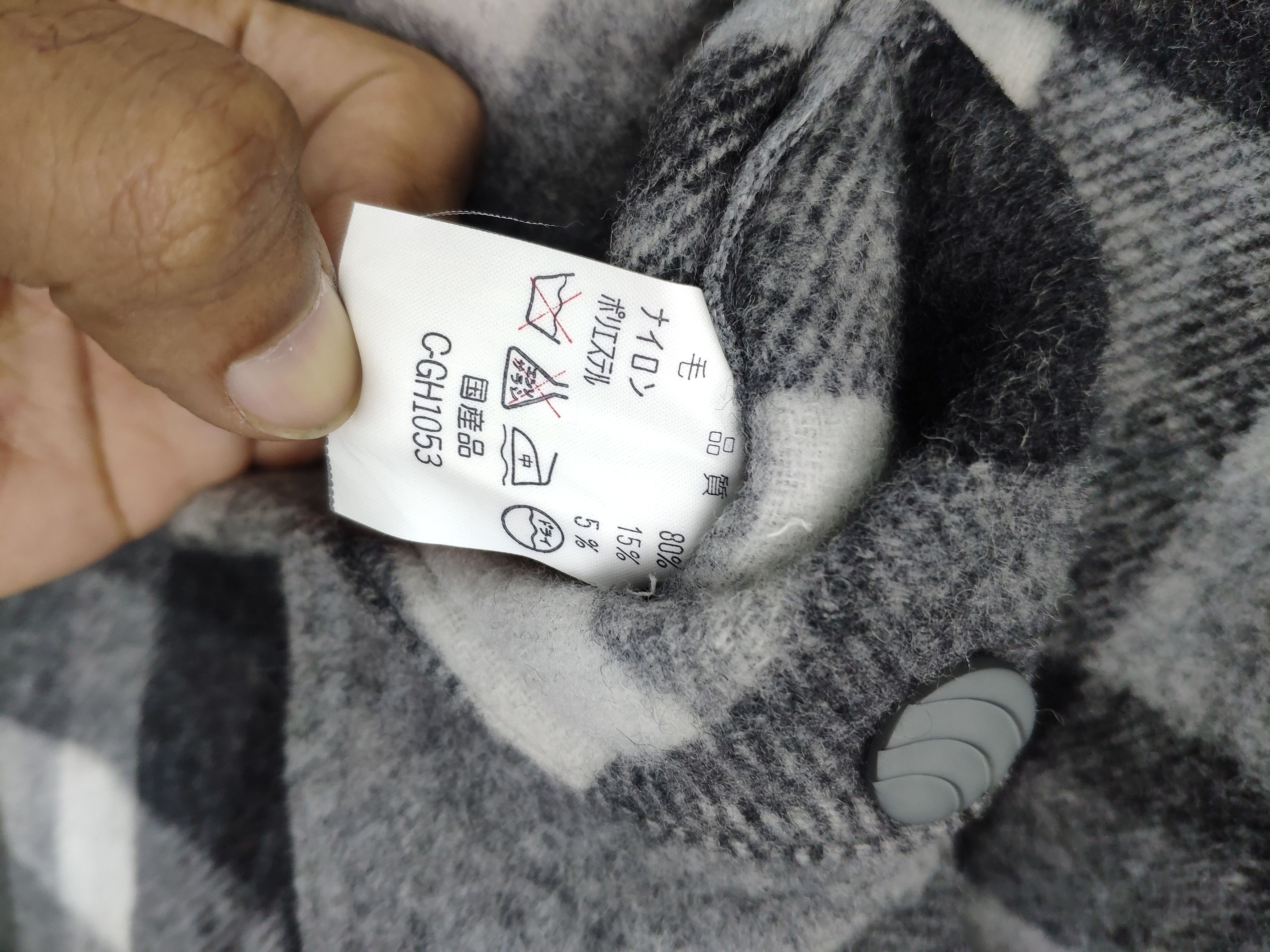 Japanese Brand Rare Design Wool Cardigan Reversible Poncho Style Size L / US 10 / IT 46 - 11 Thumbnail
