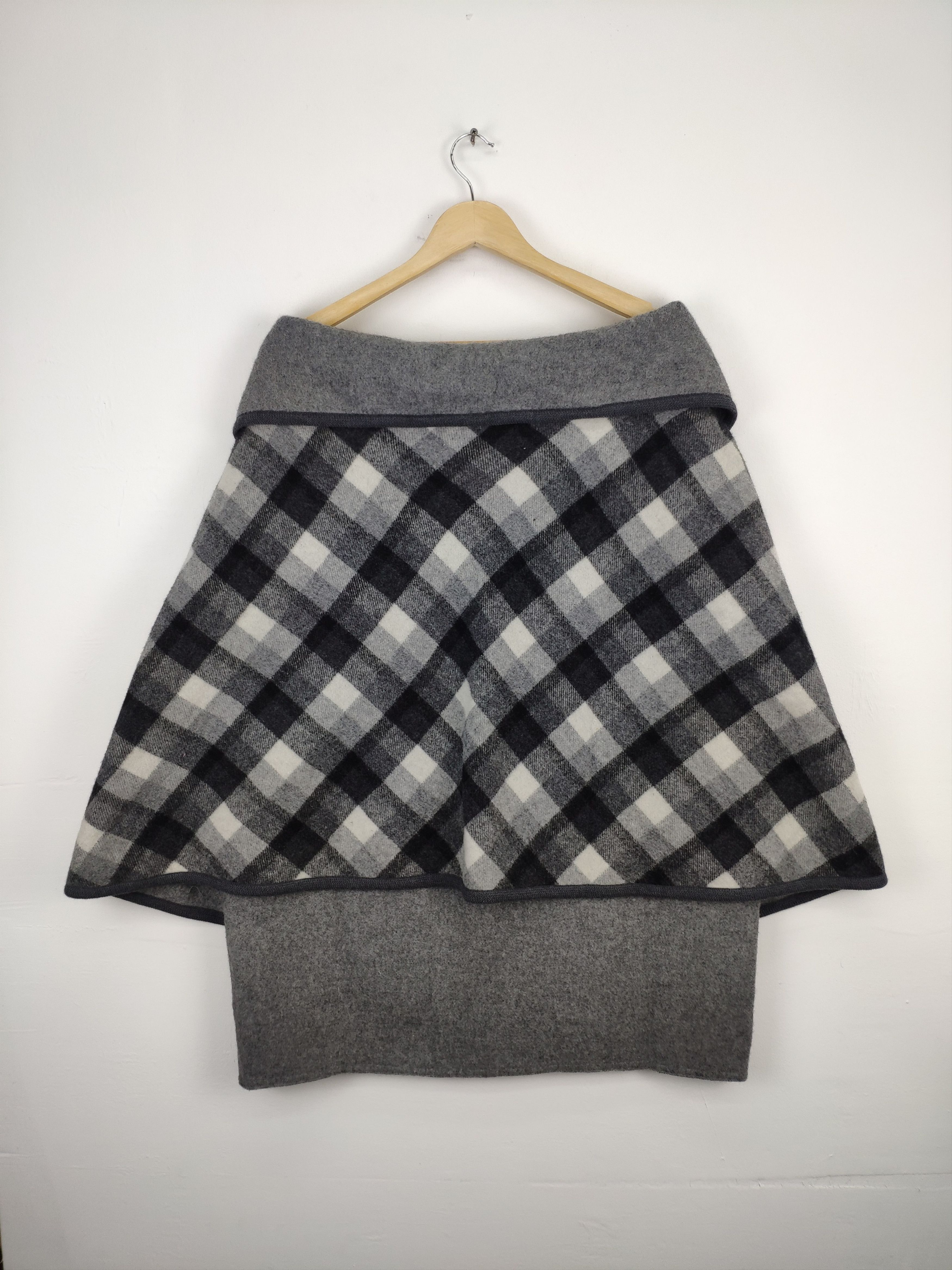 Japanese Brand Rare Design Wool Cardigan Reversible Poncho Style Size L / US 10 / IT 46 - 7 Thumbnail