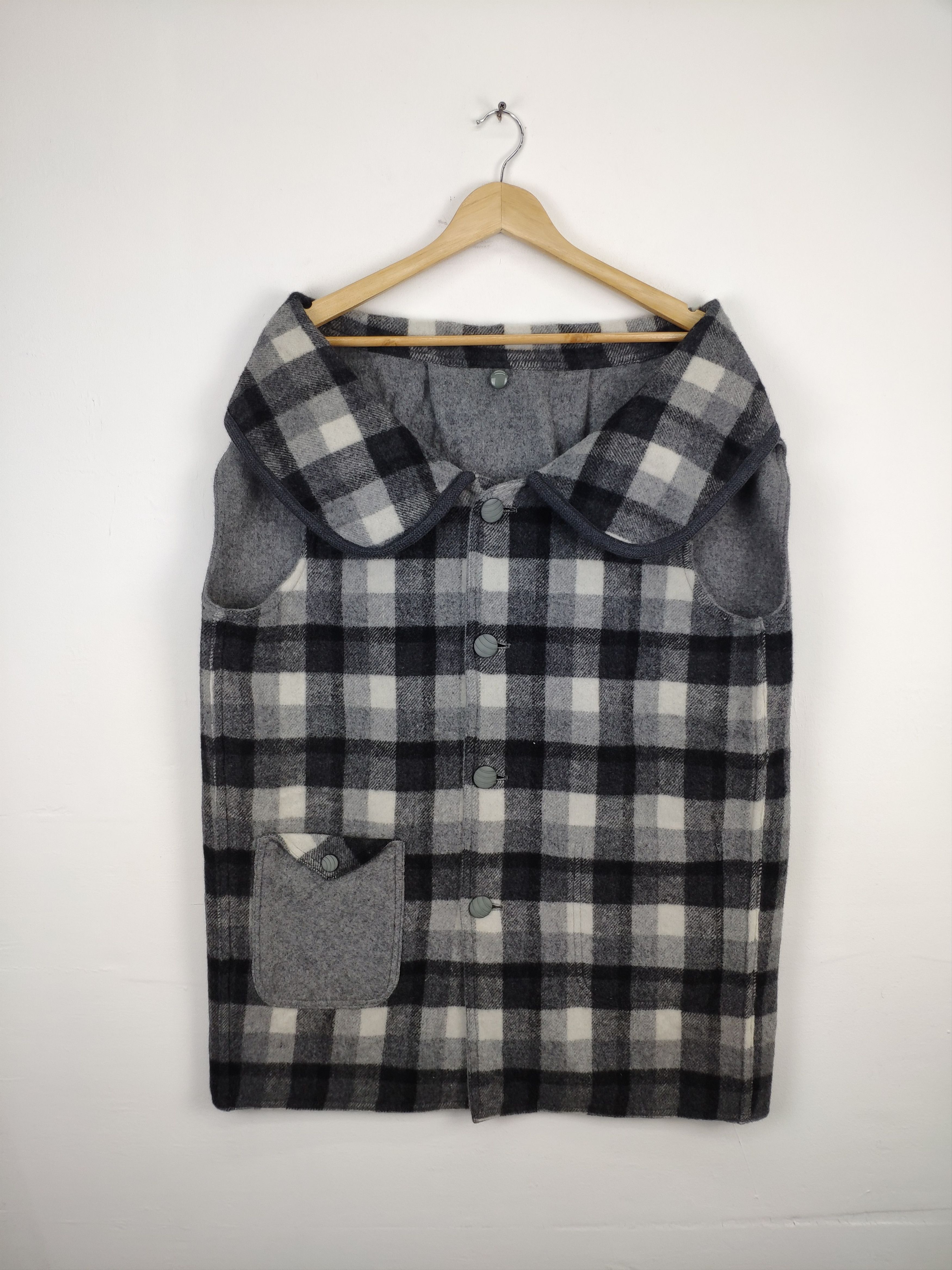 Japanese Brand Rare Design Wool Cardigan Reversible Poncho Style Size L / US 10 / IT 46 - 4 Thumbnail