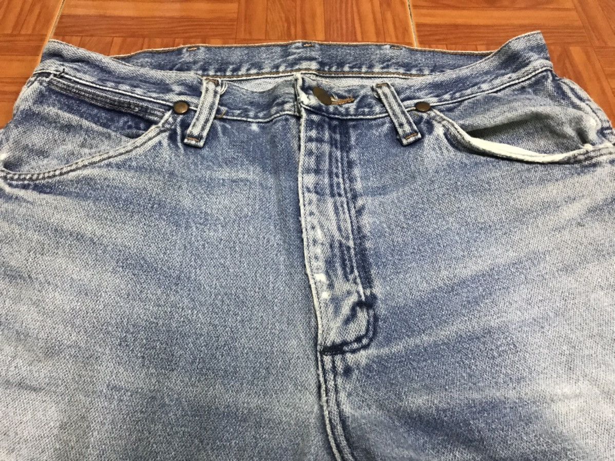 Wrangler “Vintage Distressed Blue Jeans – Heavy Wear & Tear,l Size US 30 / EU 46 - 3 Thumbnail