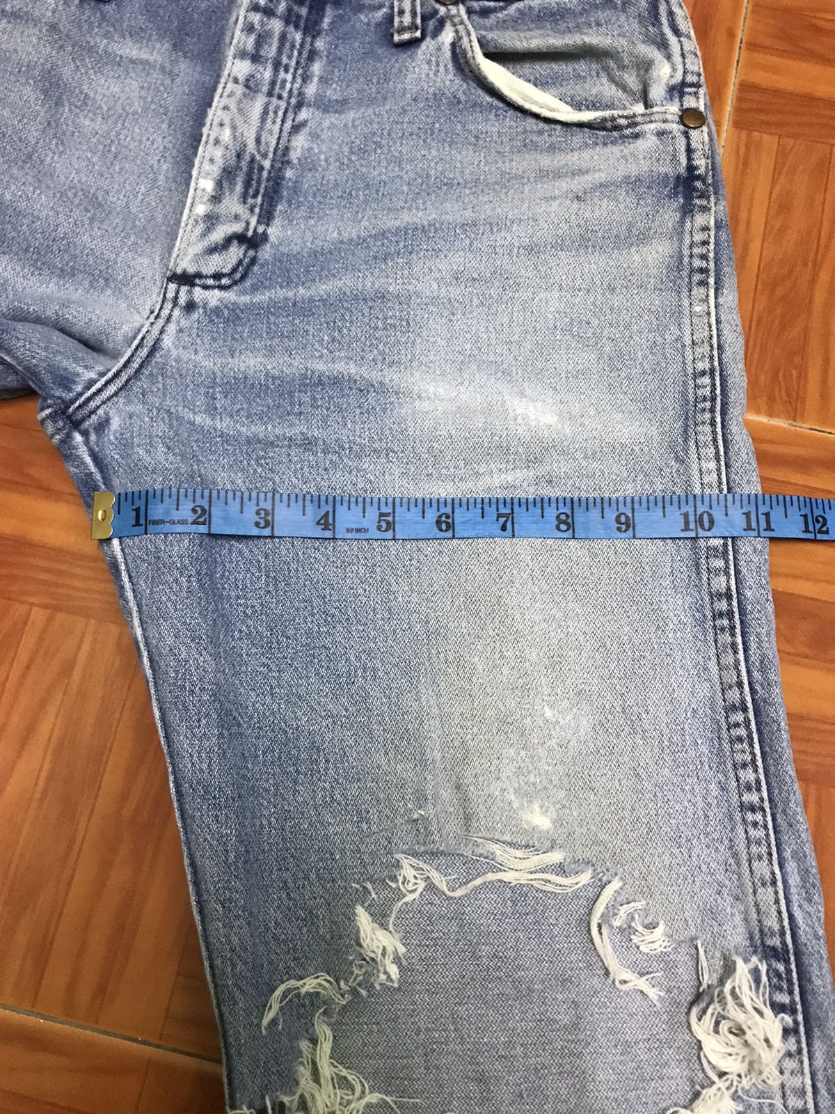 Wrangler “Vintage Distressed Blue Jeans – Heavy Wear & Tear,l Size US 30 / EU 46 - 13 Thumbnail