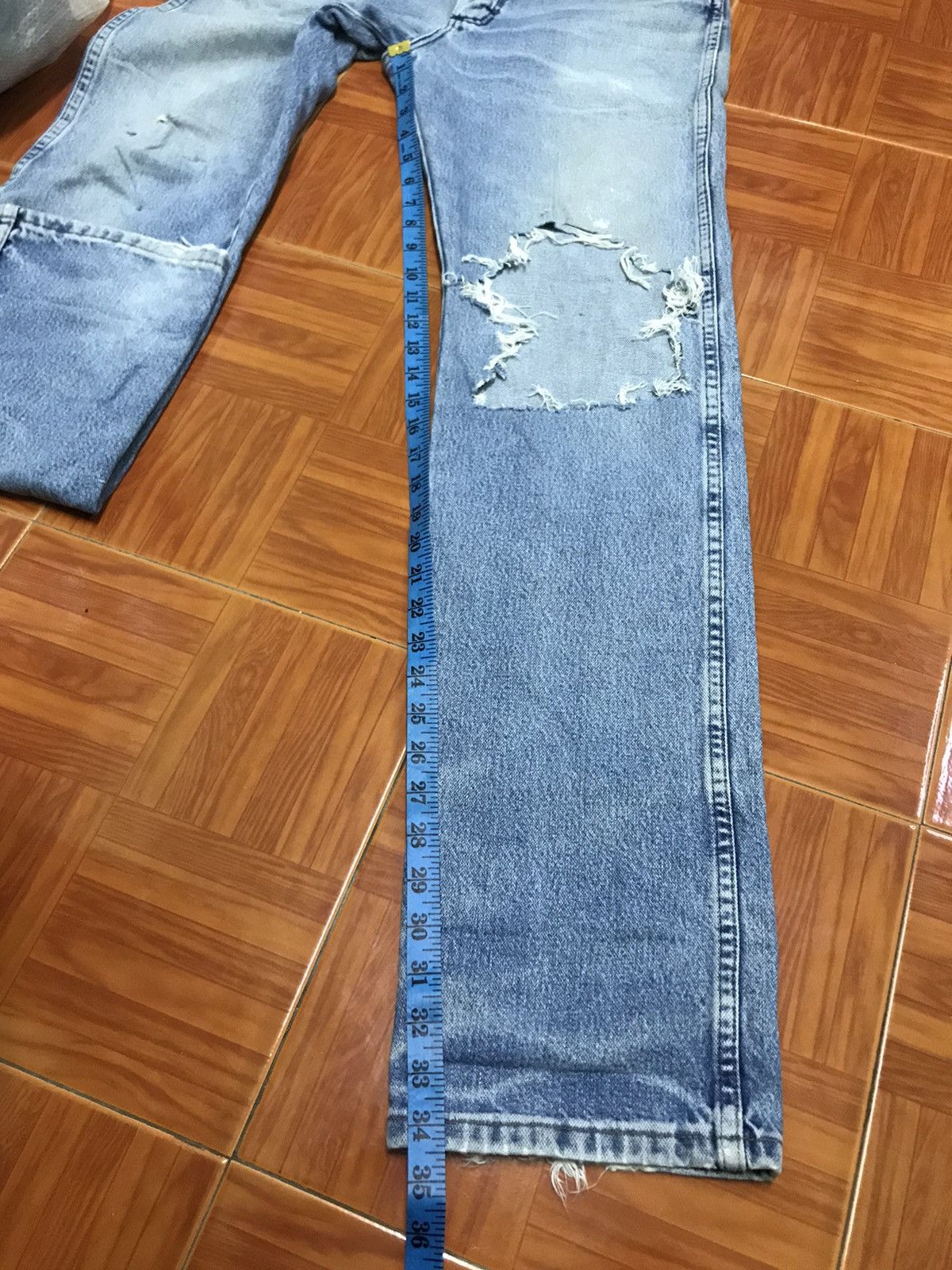 Wrangler “Vintage Distressed Blue Jeans – Heavy Wear & Tear,l Size US 30 / EU 46 - 12 Thumbnail