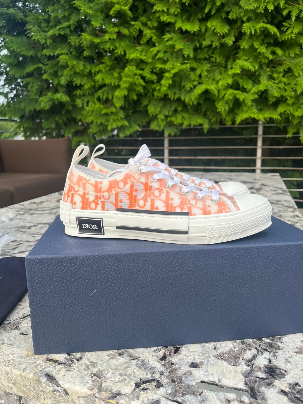 Dior スニーカー　オレンジ ディオール　B23