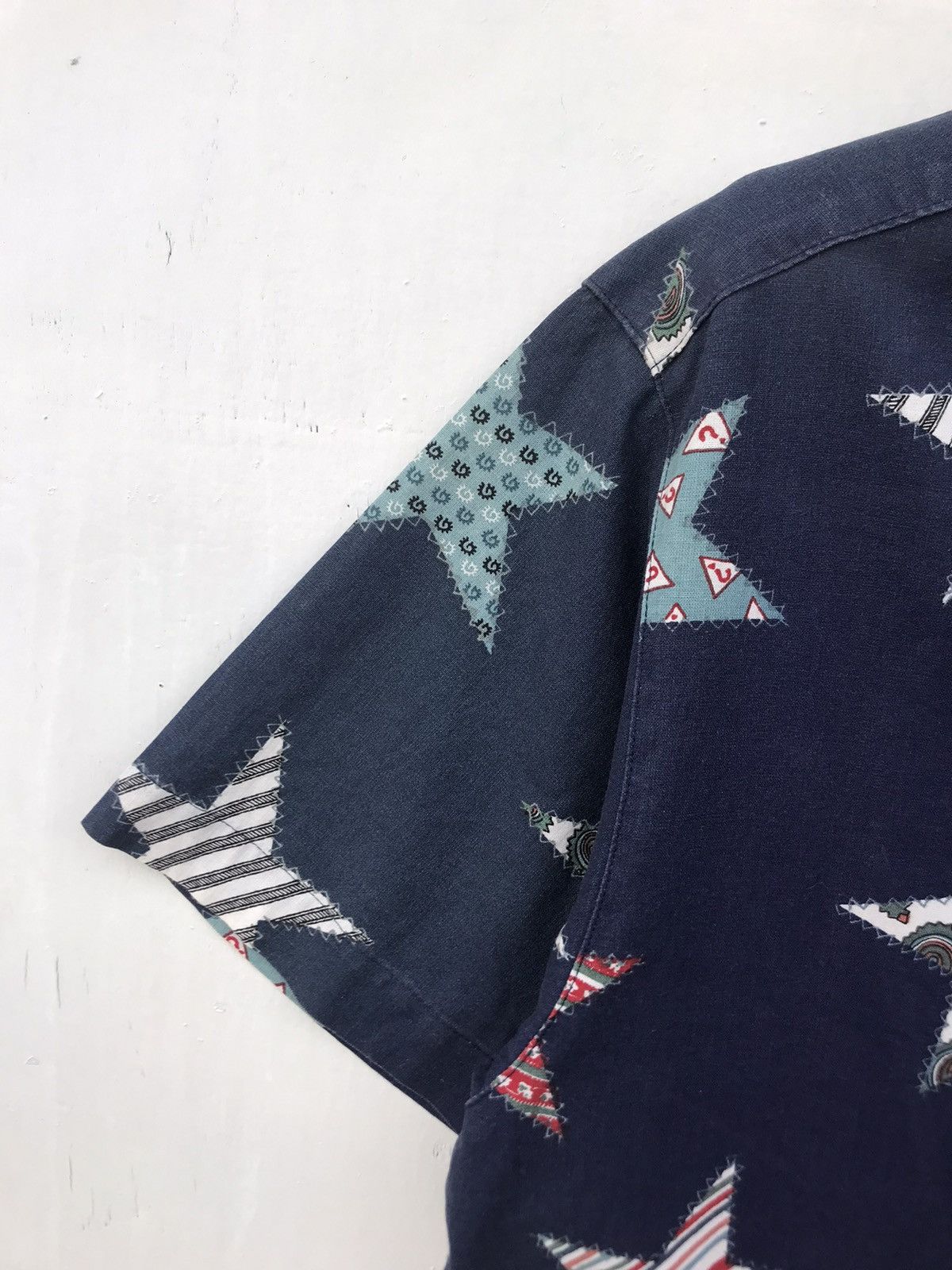 Guess Vintage Guess Rare Design Hawaiian Shirt Size US S / EU 44-46 / 1 - 3 Thumbnail