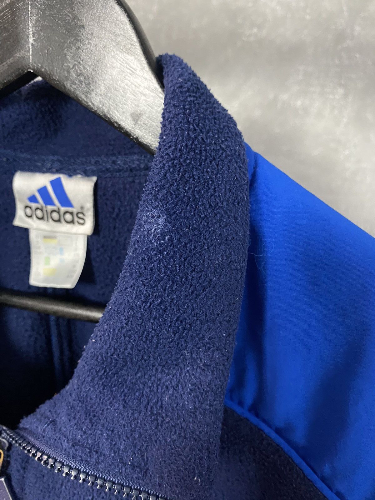 Adidas × Vintage Vintage Y2K Adidas Logo Navy Blue Long Sleeve 1/4 Zip Fleece Size US L / EU 52-54 / 3 - 10 Thumbnail