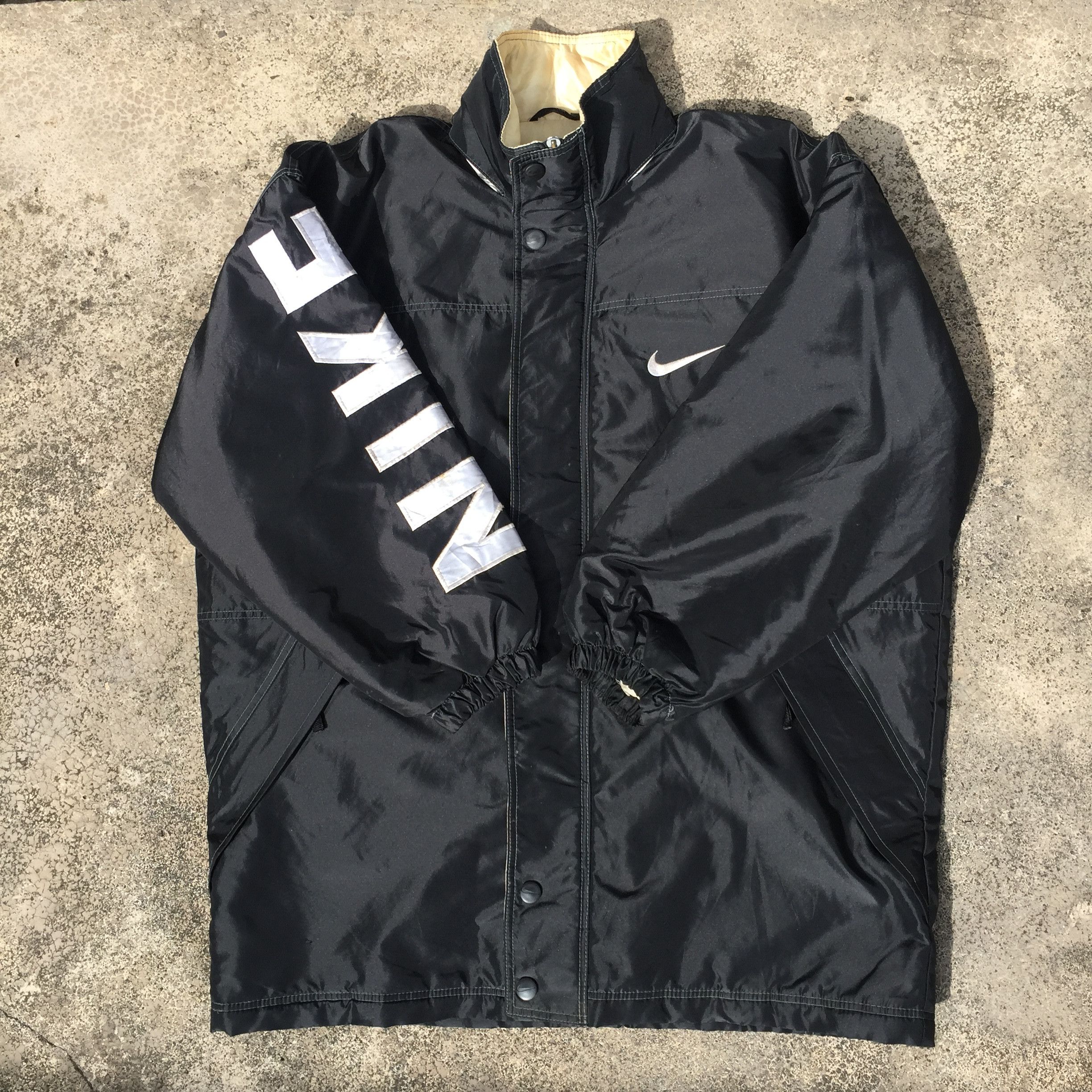 Nike Vintage NIKE Black Spell Out Oversized Jacket Size US XXL / EU 58 / 5 - 1 Thumbnail