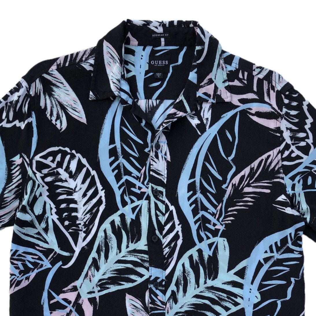 Guess Authentic Guess Los Angeles Rayon Hawaiian Short Sleeve Size US S / EU 44-46 / 1 - 7 Thumbnail