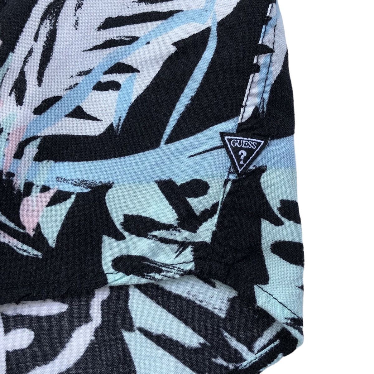 Guess Authentic Guess Los Angeles Rayon Hawaiian Short Sleeve Size US S / EU 44-46 / 1 - 9 Thumbnail