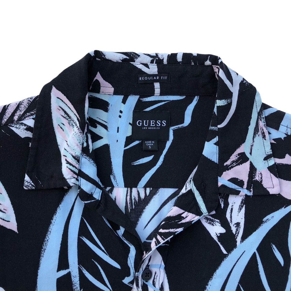 Guess Authentic Guess Los Angeles Rayon Hawaiian Short Sleeve Size US S / EU 44-46 / 1 - 8 Thumbnail