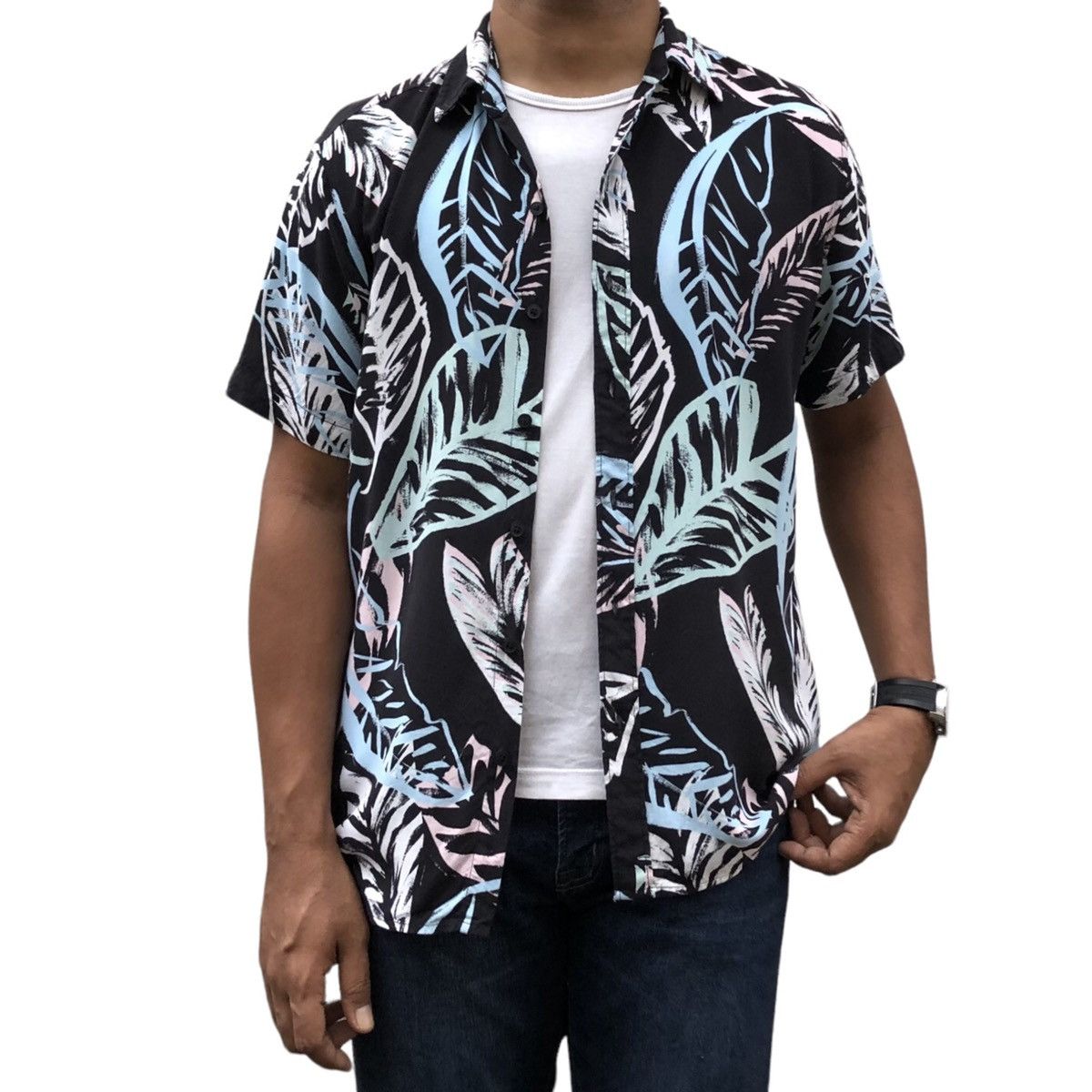 Guess Authentic Guess Los Angeles Rayon Hawaiian Short Sleeve Size US S / EU 44-46 / 1 - 3 Thumbnail