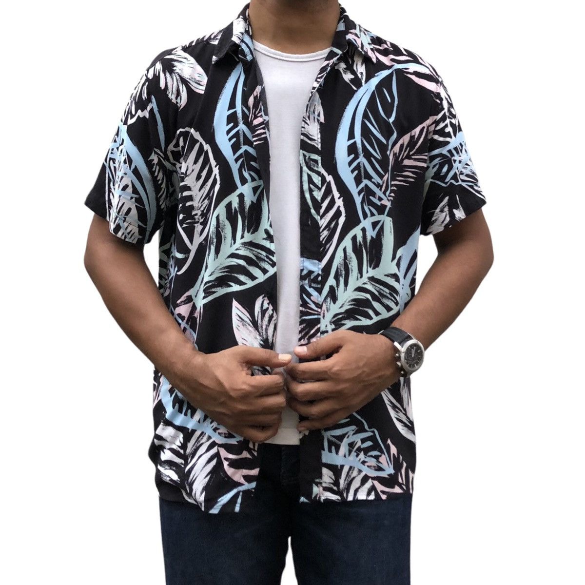 Guess Authentic Guess Los Angeles Rayon Hawaiian Short Sleeve Size US S / EU 44-46 / 1 - 2 Thumbnail